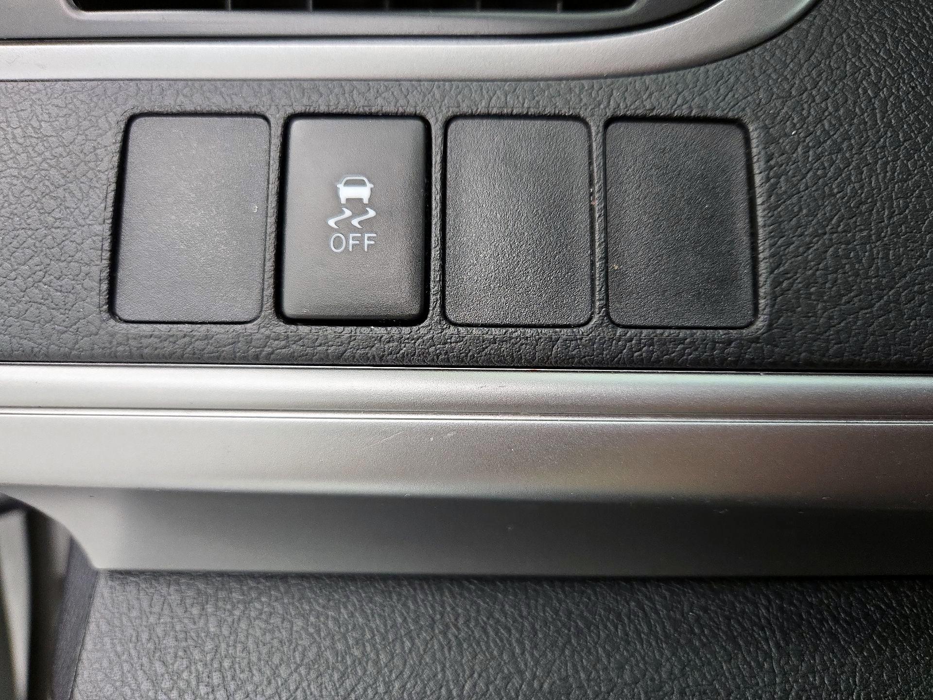 Thumbnail: 2014 Toyota Camry - 13