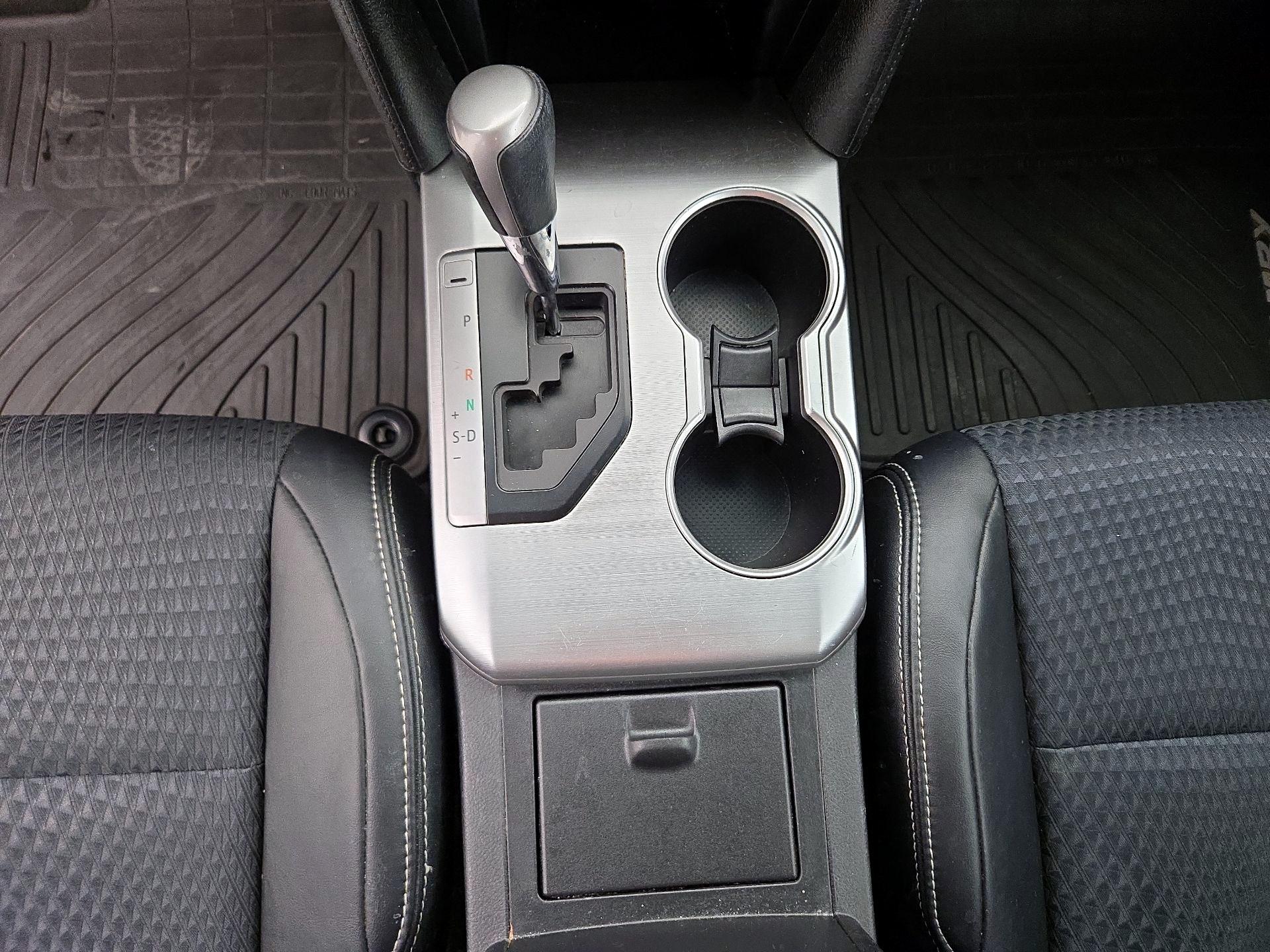 Thumbnail: 2014 Toyota Camry - 17