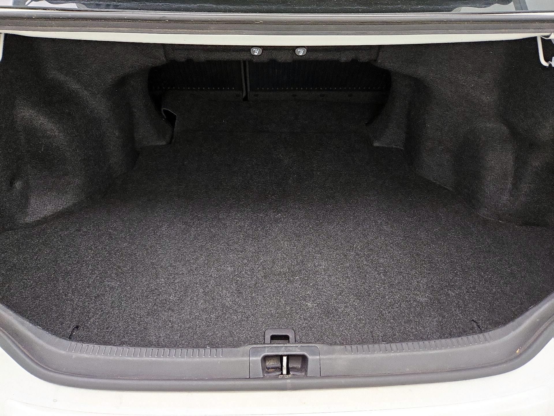 Thumbnail: 2014 Toyota Camry - 20