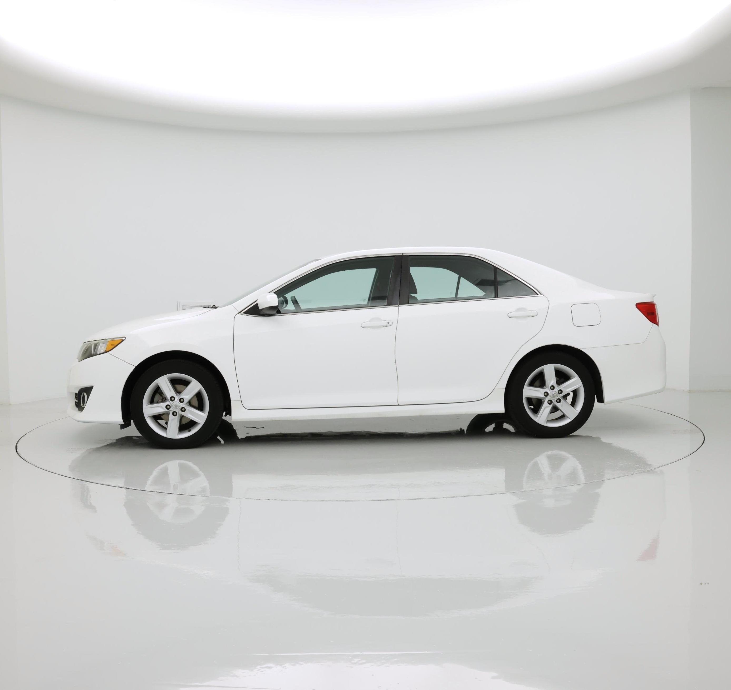 Thumbnail: 2014 Toyota Camry - 3