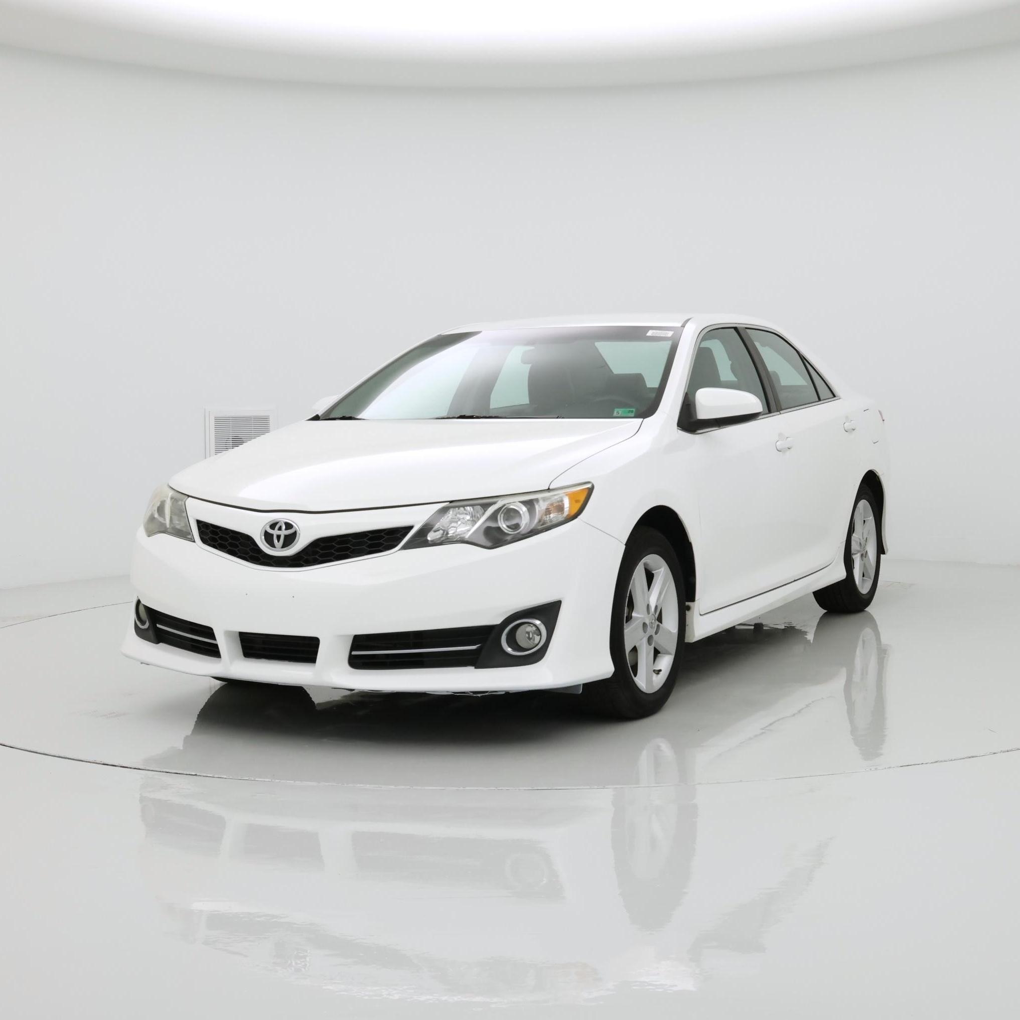 Thumbnail: 2014 Toyota Camry - 4