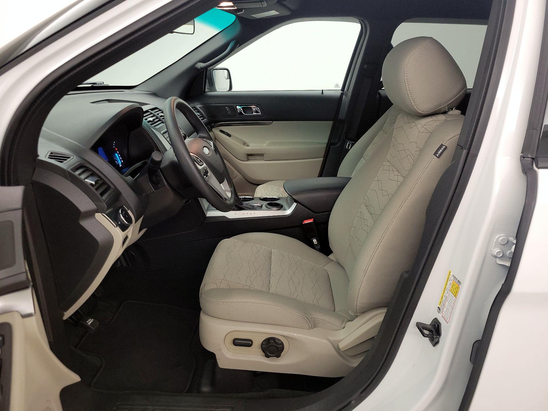 Thumbnail: 2013 Ford Explorer - 11