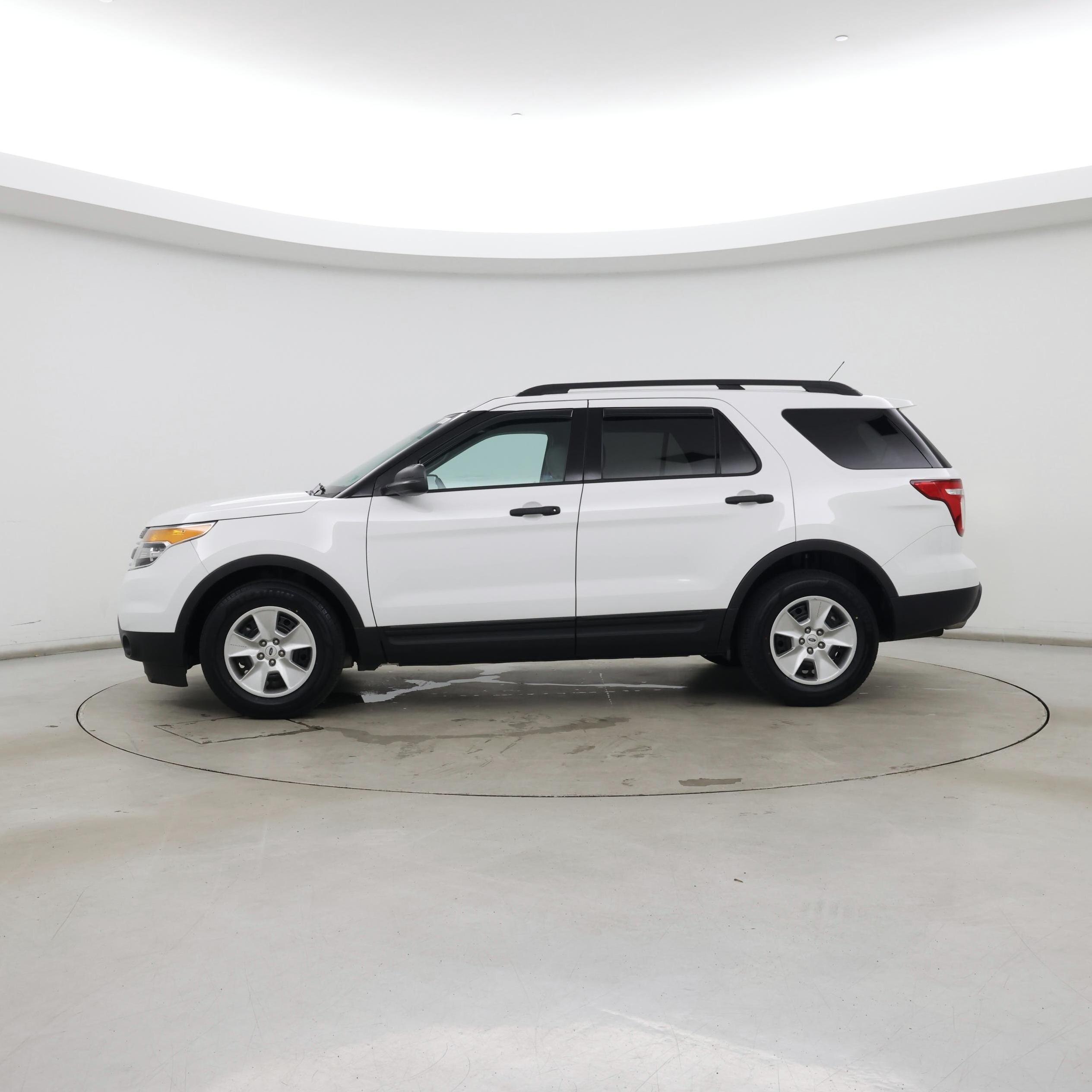 Thumbnail: 2013 Ford Explorer - 3