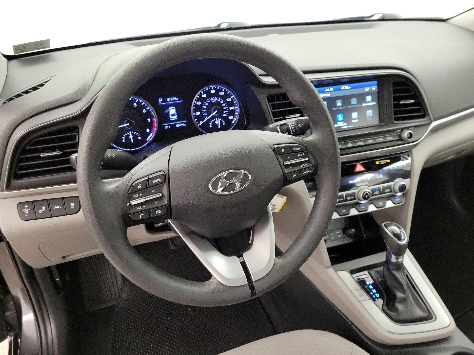 Thumbnail: 2020 Hyundai Elantra - 10