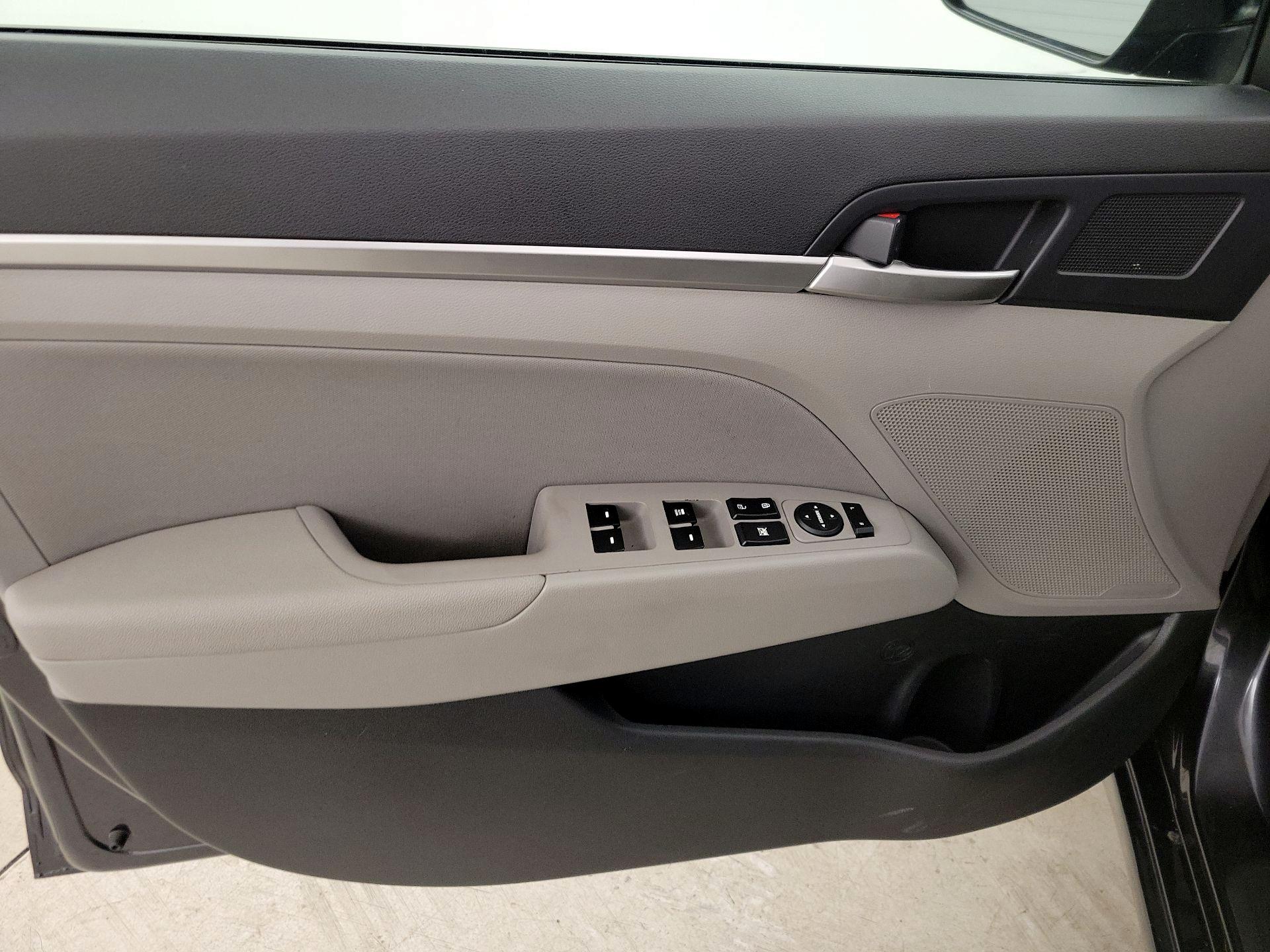 Thumbnail: 2020 Hyundai Elantra - 12