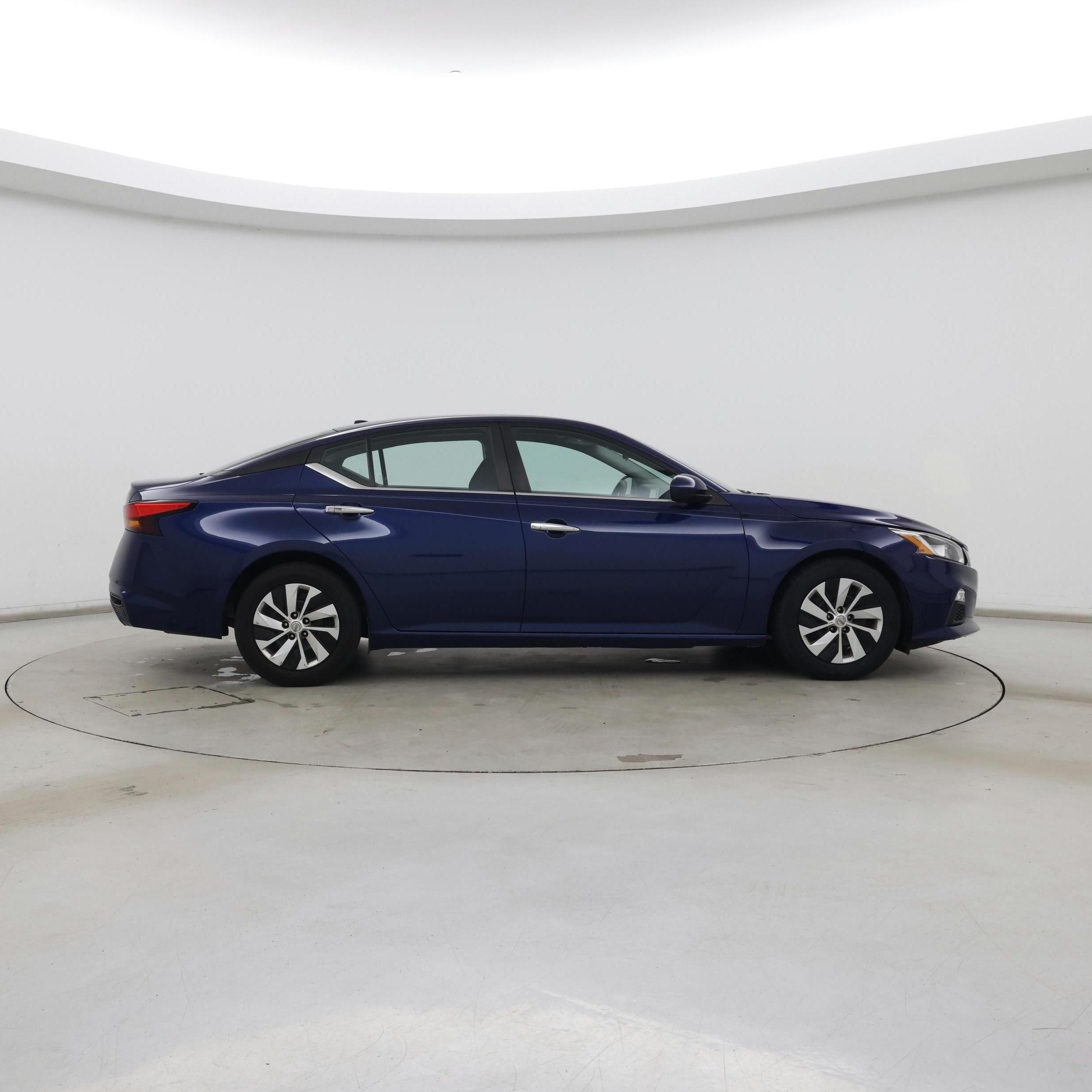 Thumbnail: 2019 Nissan Altima - 7