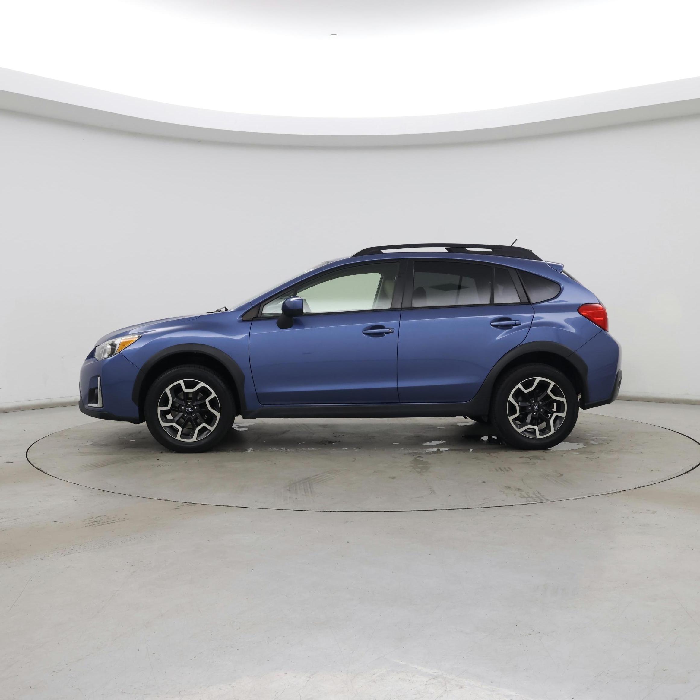 Thumbnail: 2017 Subaru Crosstrek - 3
