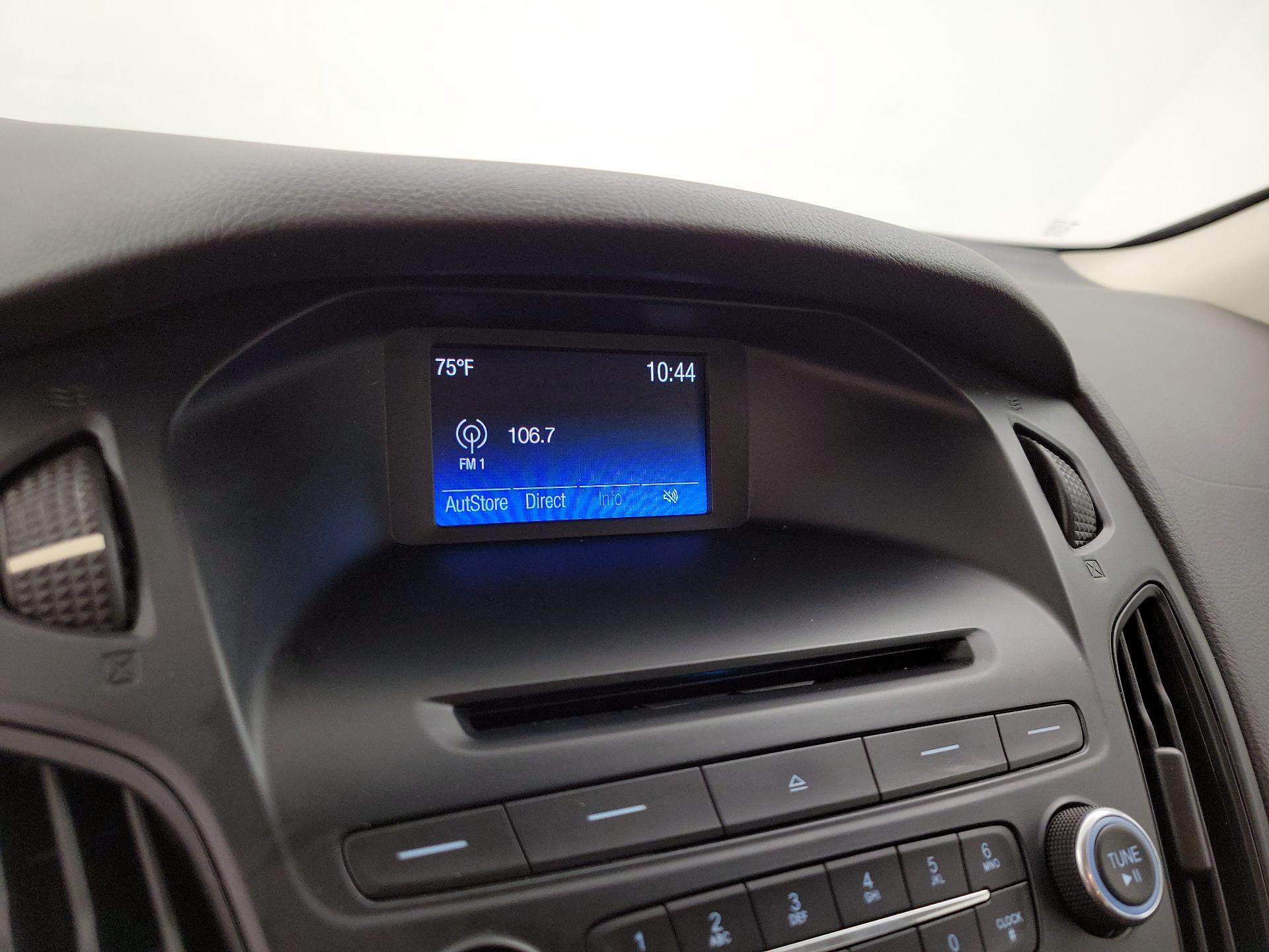 Thumbnail: 2016 Ford Focus - 15