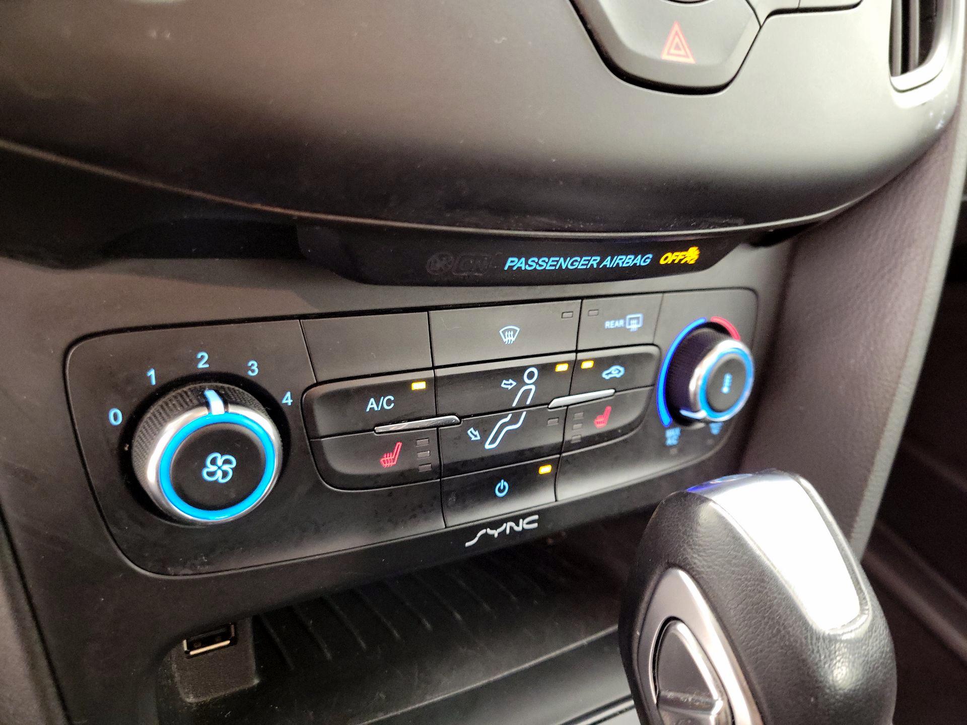 Thumbnail: 2016 Ford Focus - 16