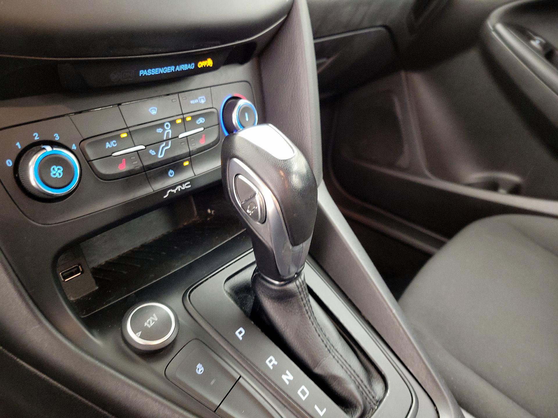 Thumbnail: 2016 Ford Focus - 17