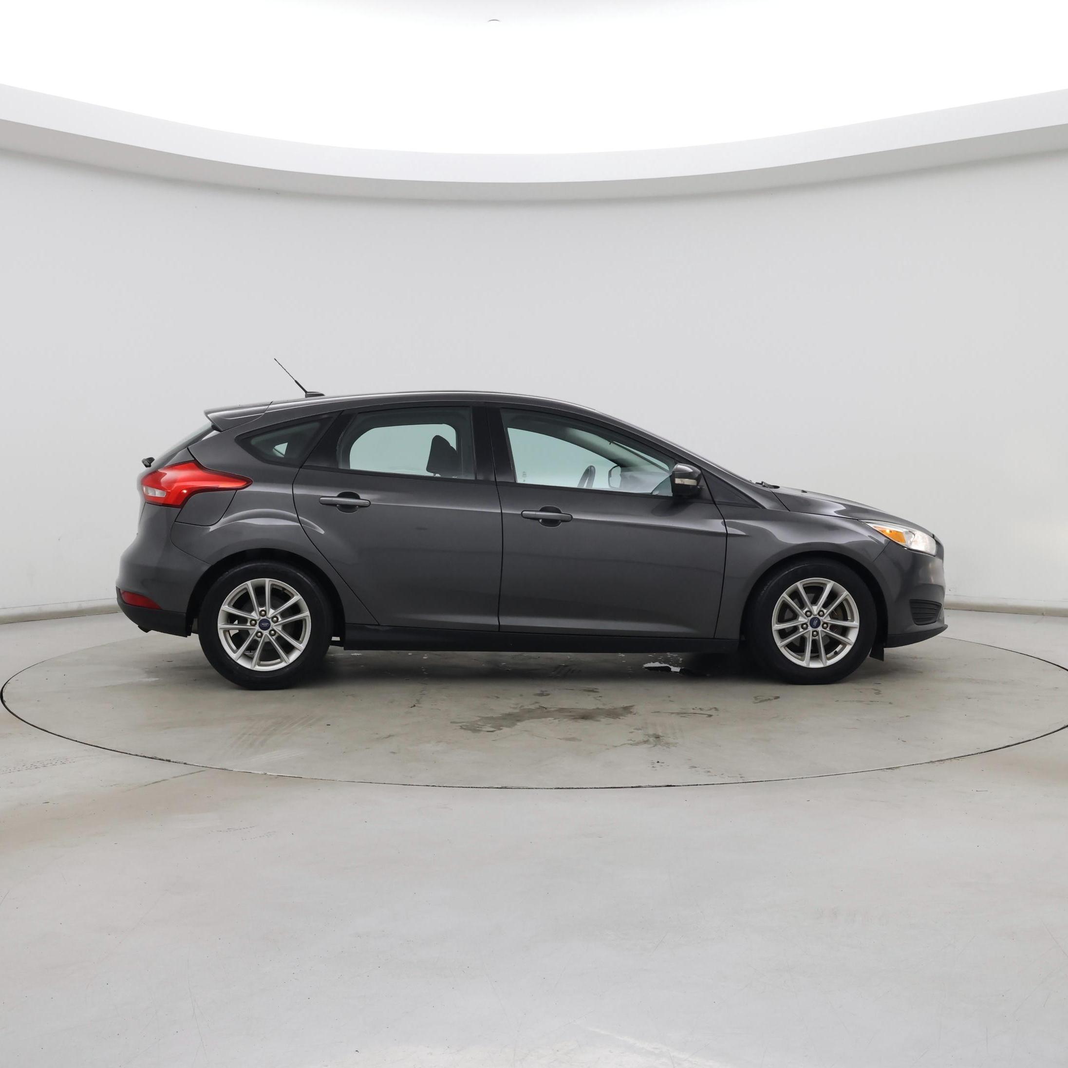 Thumbnail: 2016 Ford Focus - 7