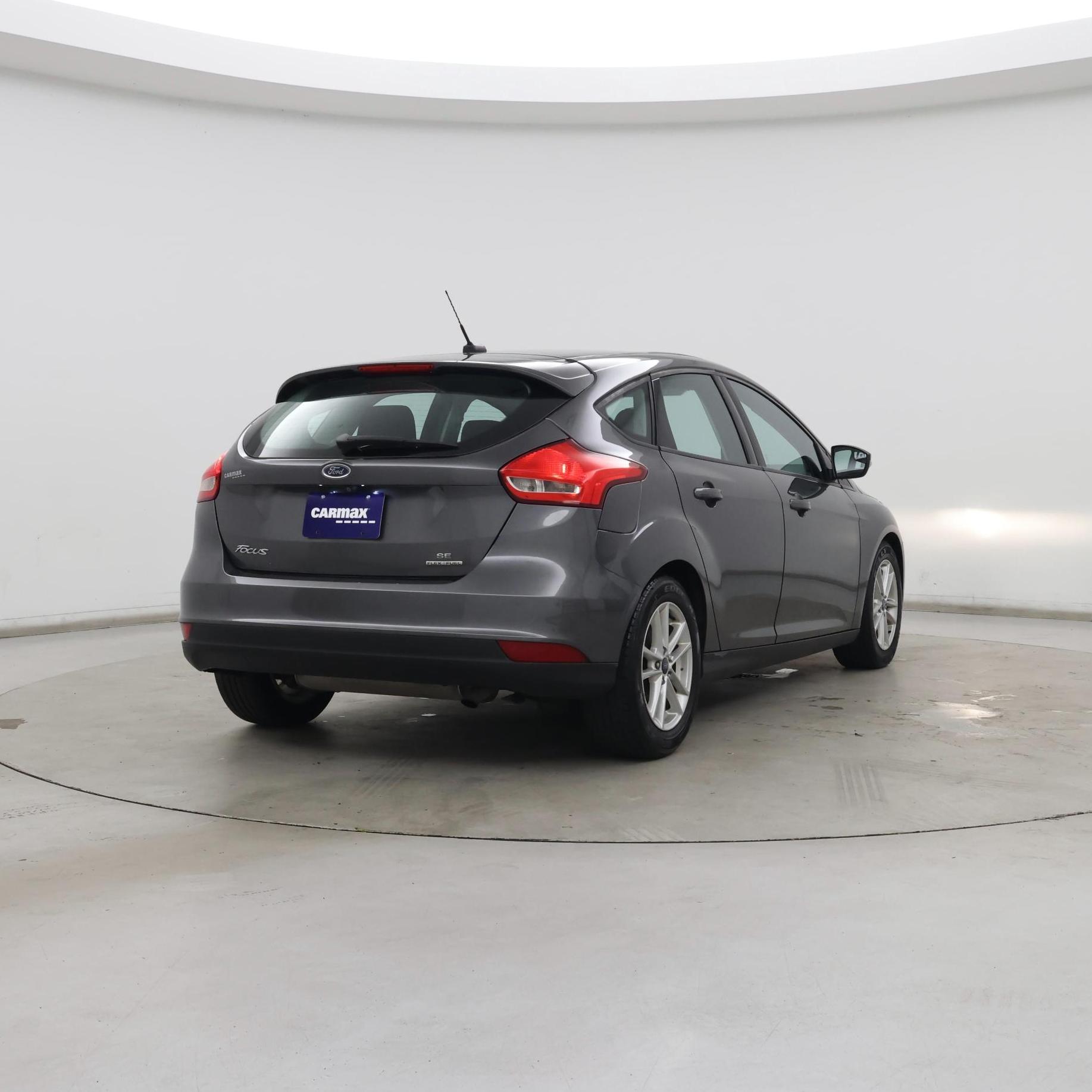 Thumbnail: 2016 Ford Focus - 8