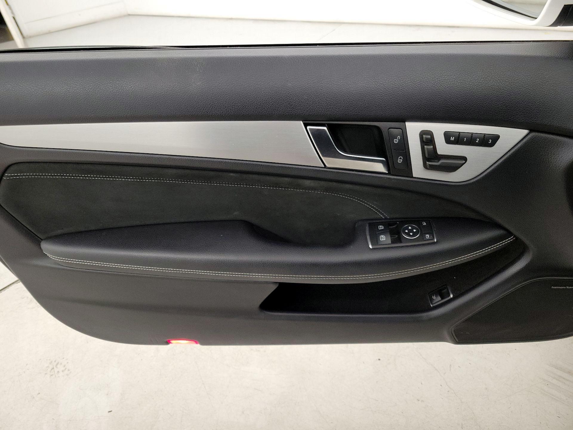 Thumbnail: 2015 Mercedes-Benz C-Class - 12