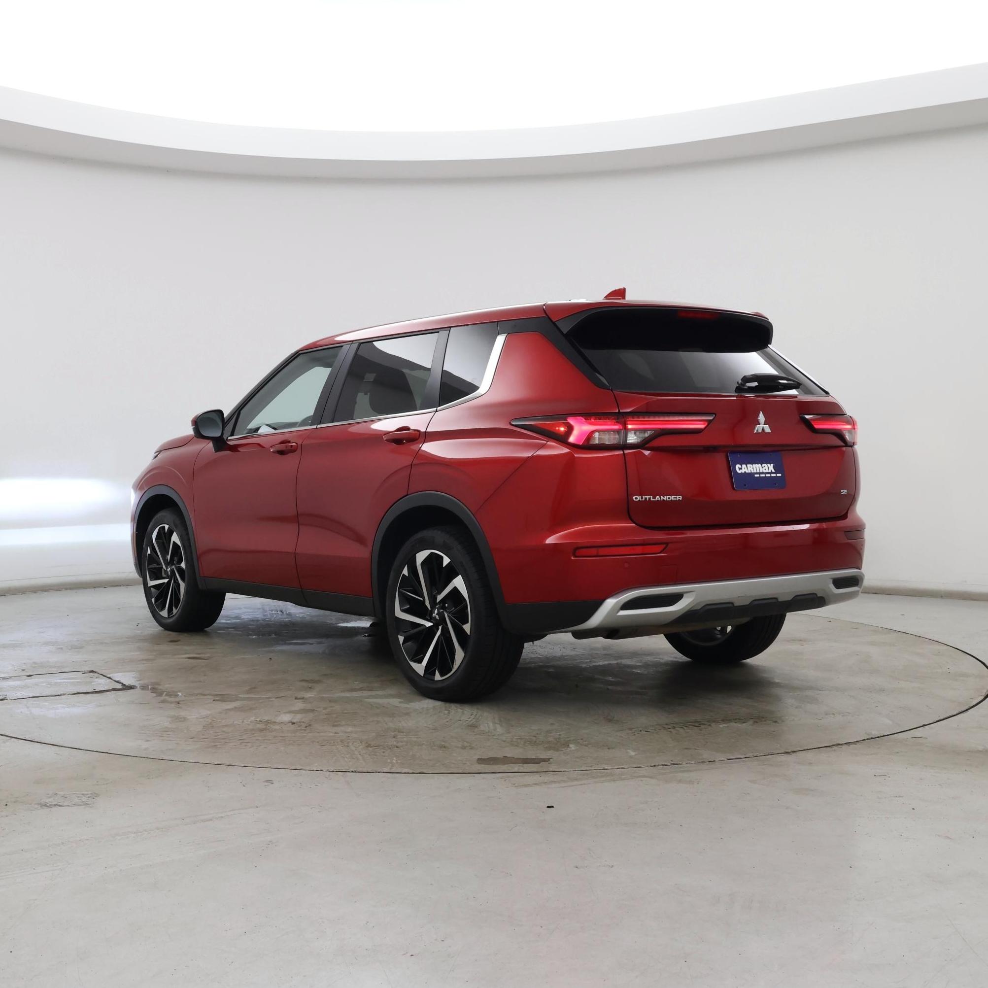 Thumbnail: 2024 Mitsubishi Outlander - 2