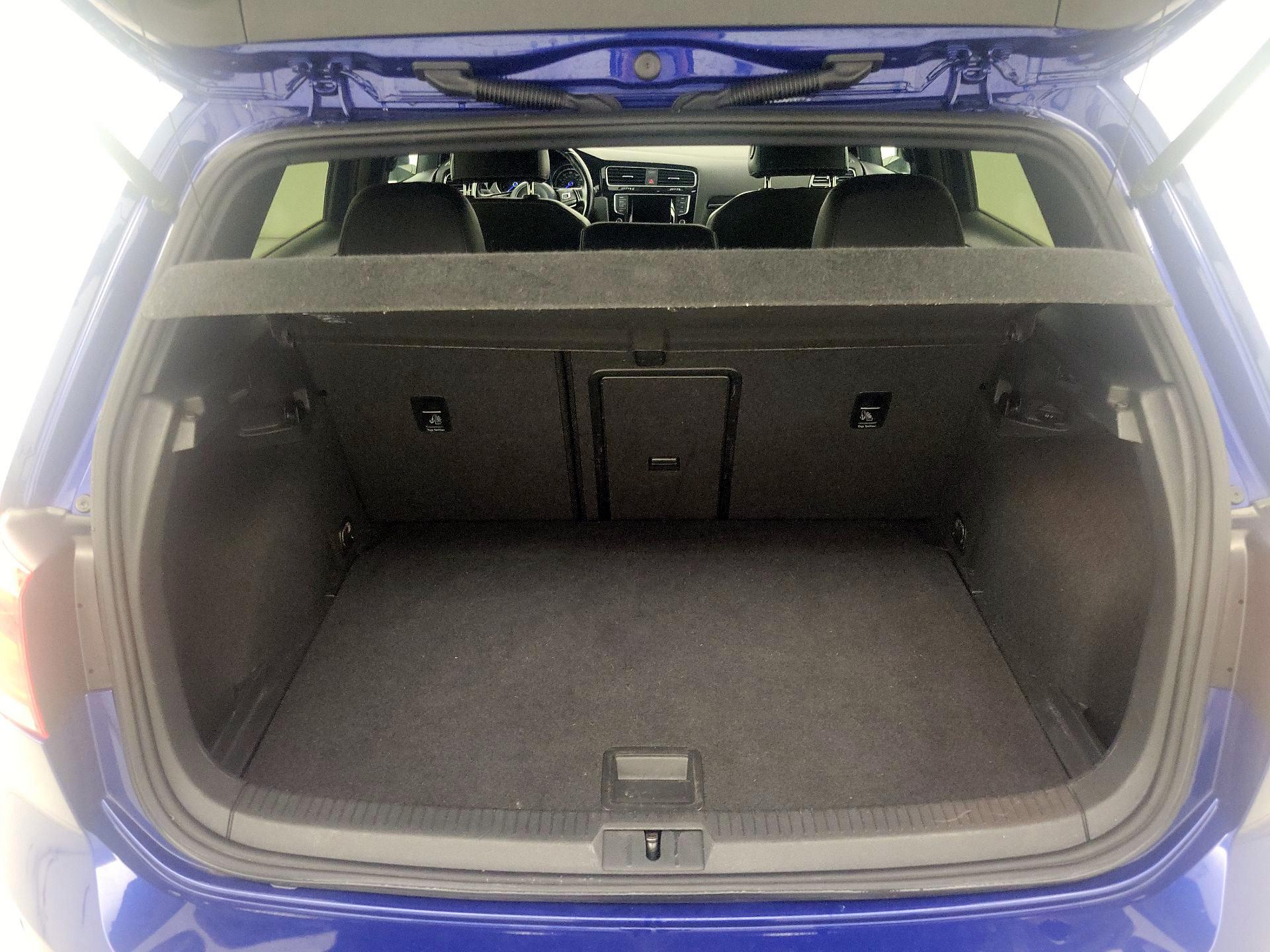 Thumbnail: 2015 Volkswagen Golf - 20