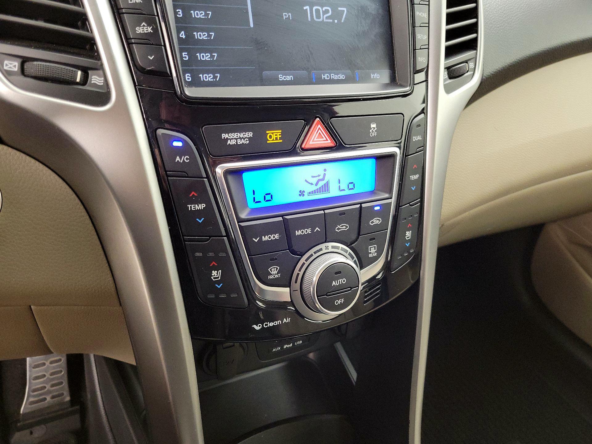 Thumbnail: 2016 Hyundai Elantra - 17