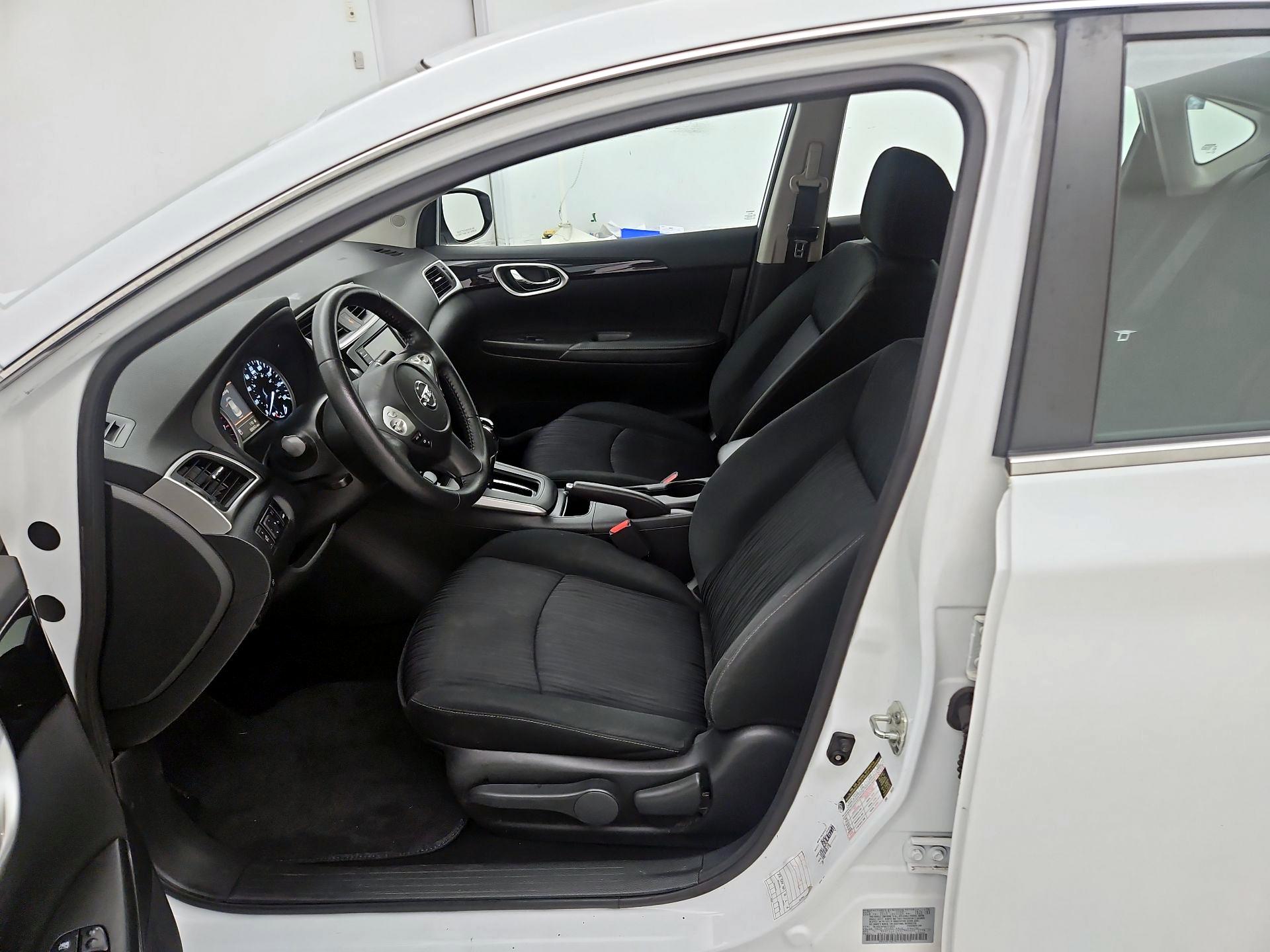 Thumbnail: 2019 Nissan Sentra - 11