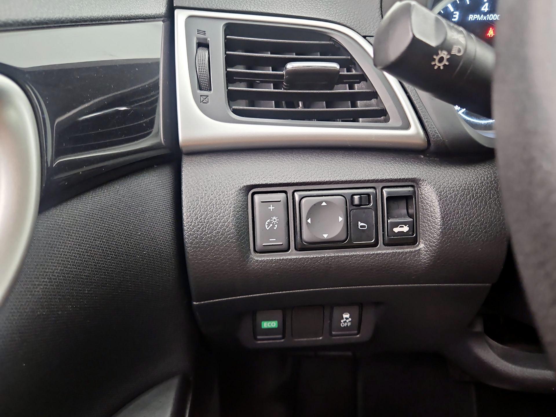 Thumbnail: 2019 Nissan Sentra - 13