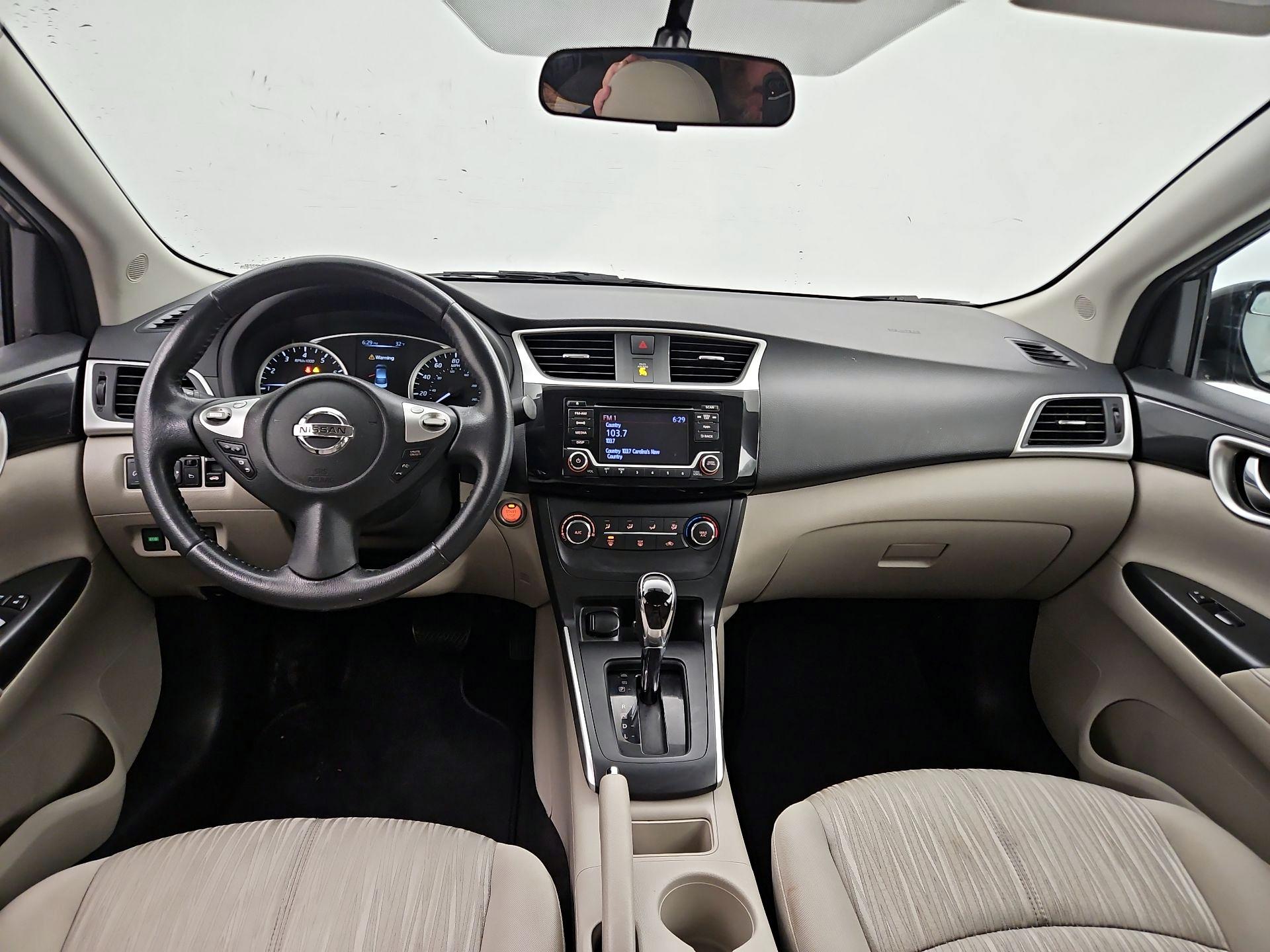 Thumbnail: 2016 Nissan Sentra - 9