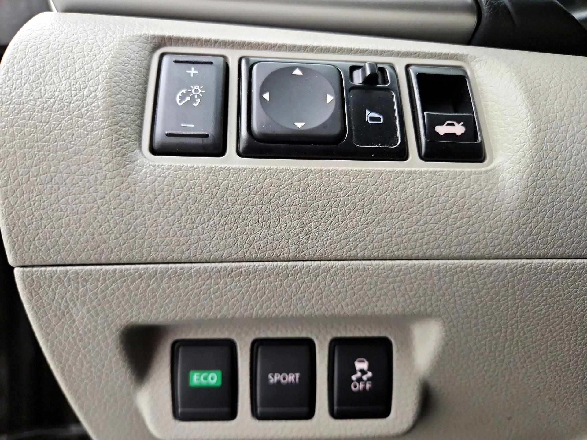 Thumbnail: 2016 Nissan Sentra - 13