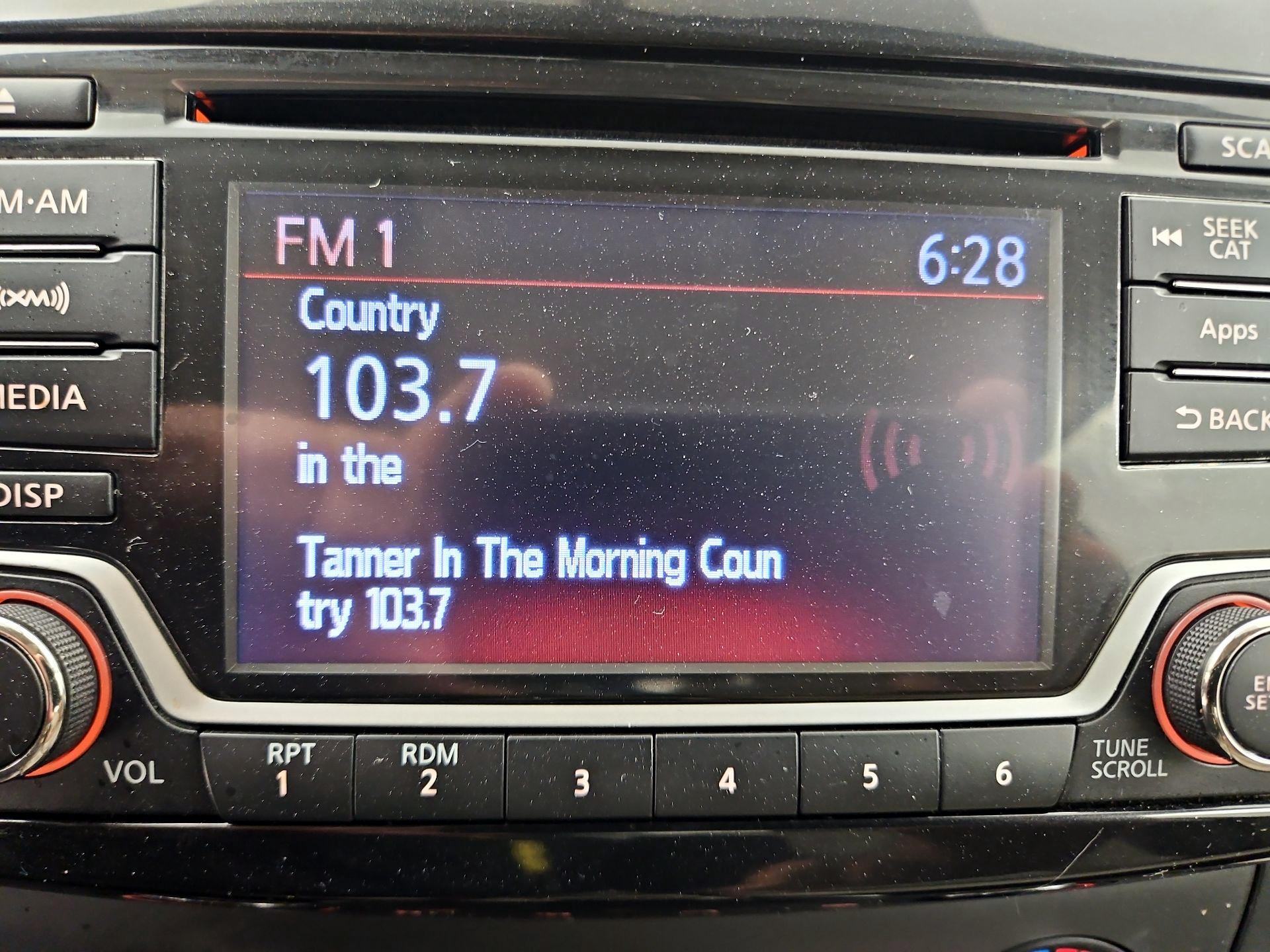 Thumbnail: 2016 Nissan Sentra - 15