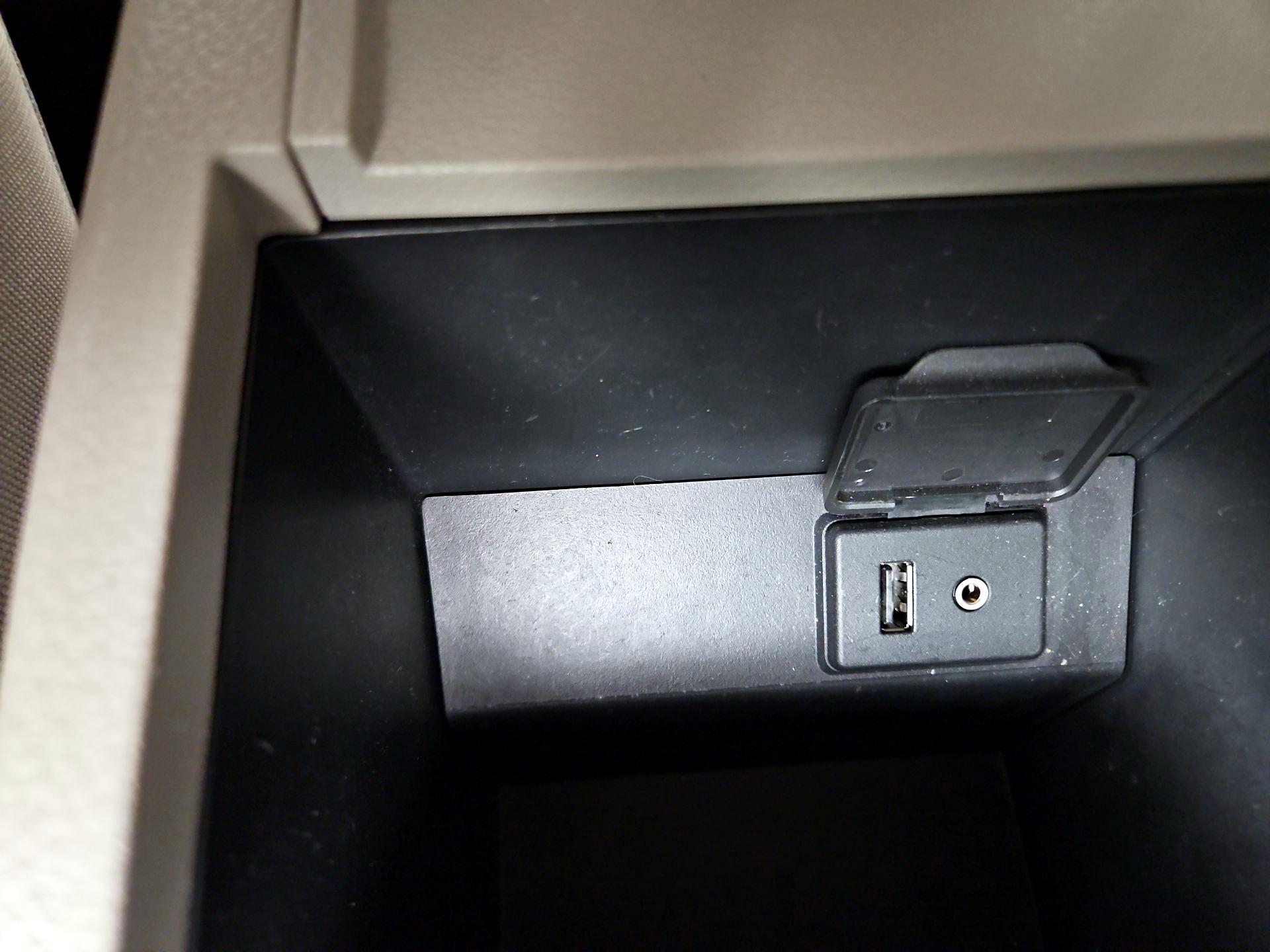 Thumbnail: 2016 Nissan Sentra - 18