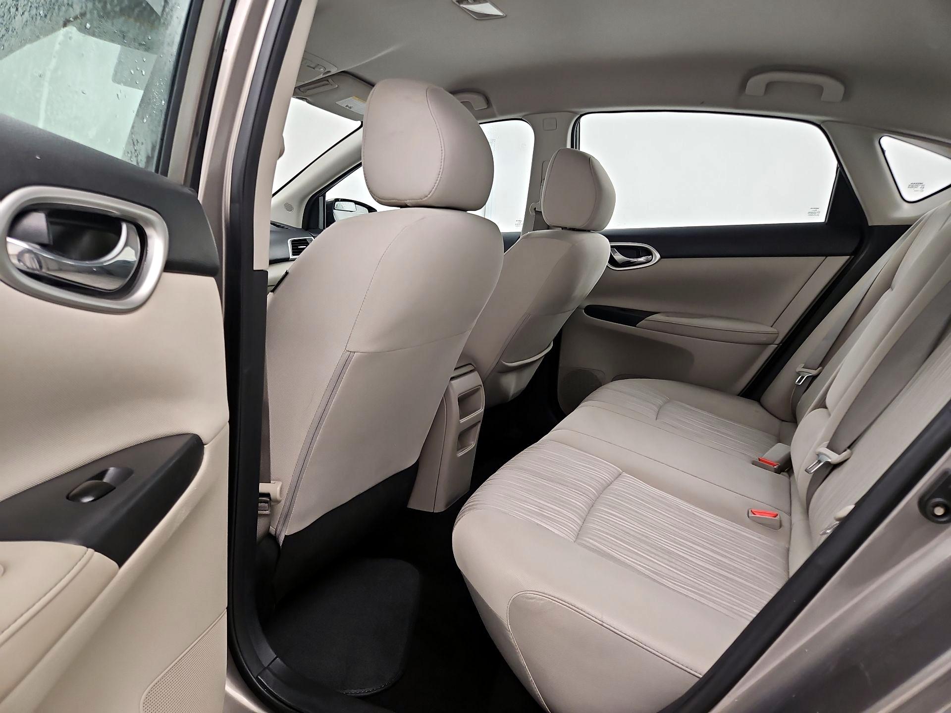 Thumbnail: 2016 Nissan Sentra - 19