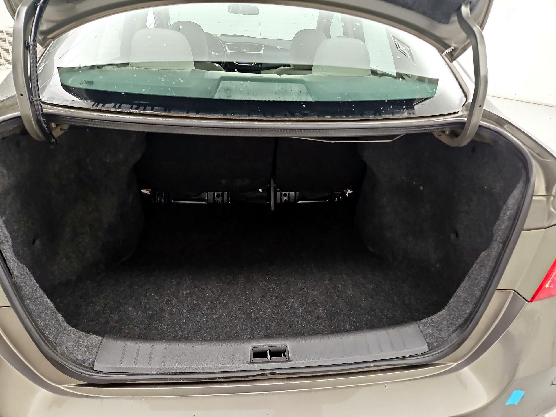 Thumbnail: 2016 Nissan Sentra - 20