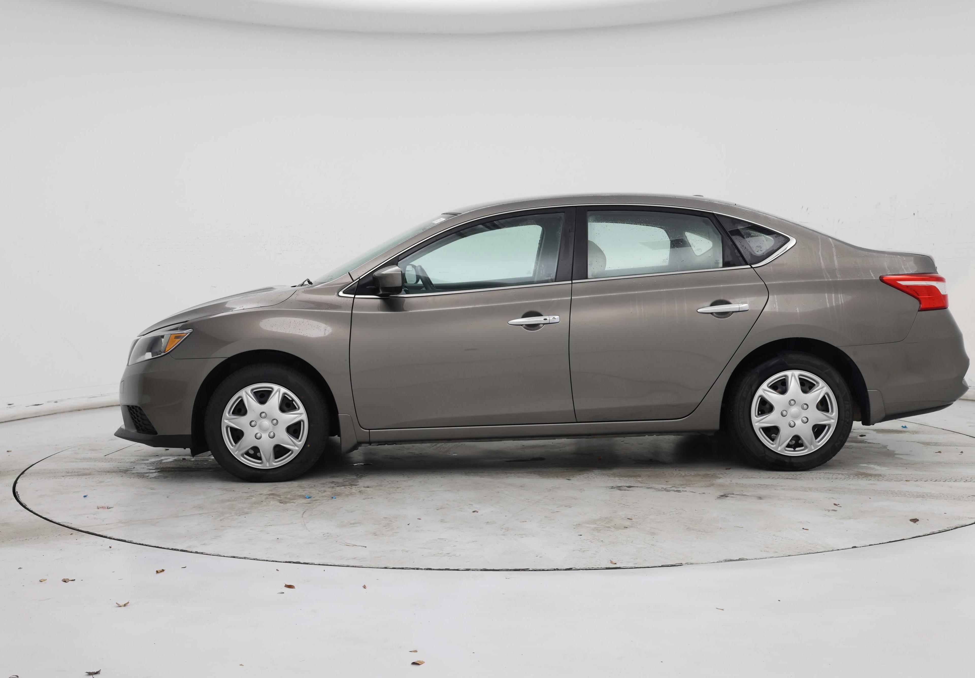 Thumbnail: 2016 Nissan Sentra - 3