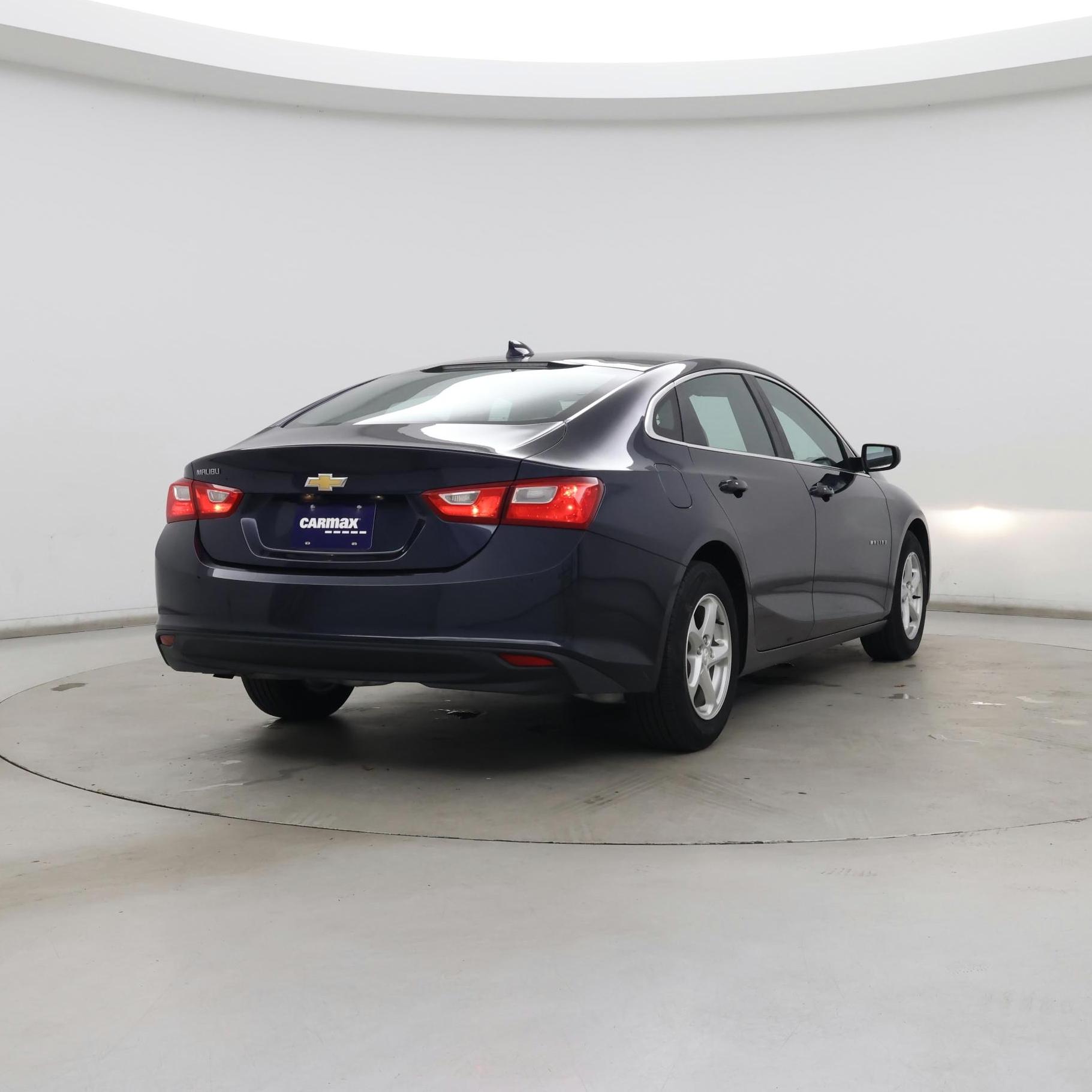 Thumbnail: 2017 Chevrolet Malibu - 8