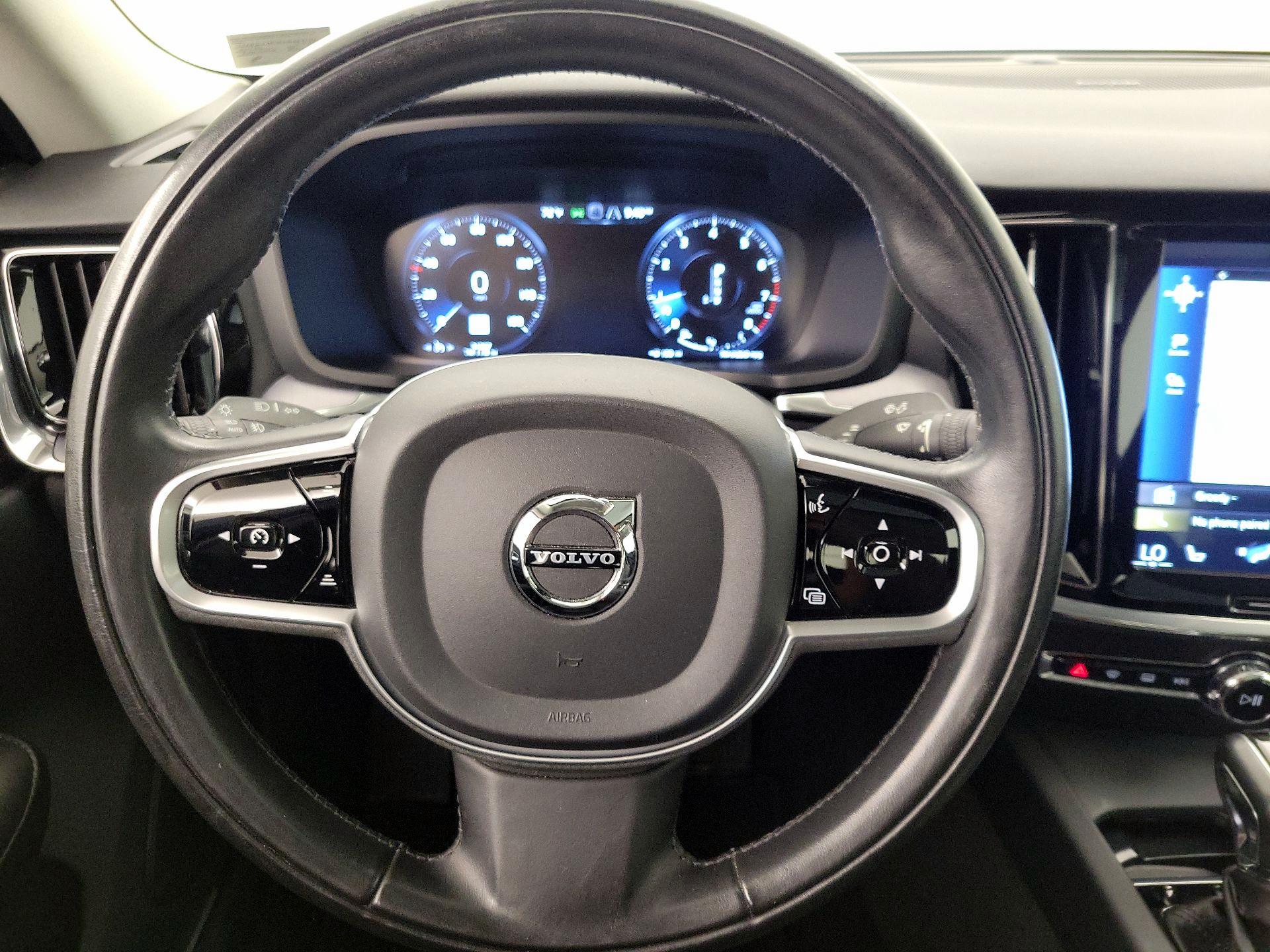Thumbnail: 2020 Volvo S60 - 10