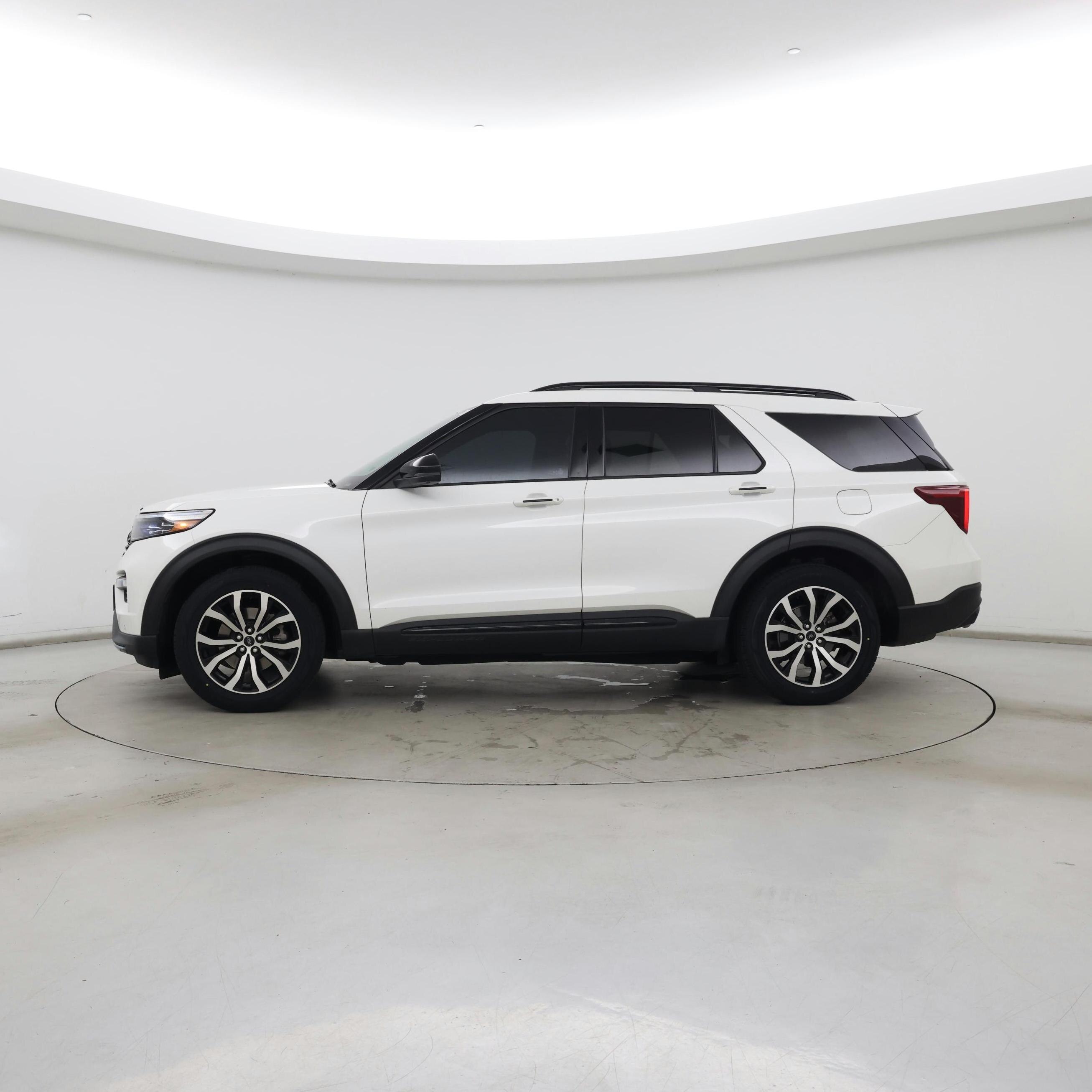 Thumbnail: 2020 Ford Explorer - 3