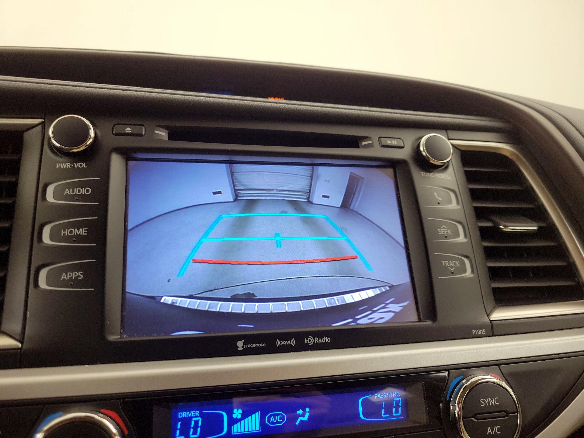 Thumbnail: 2019 Toyota Highlander - 14