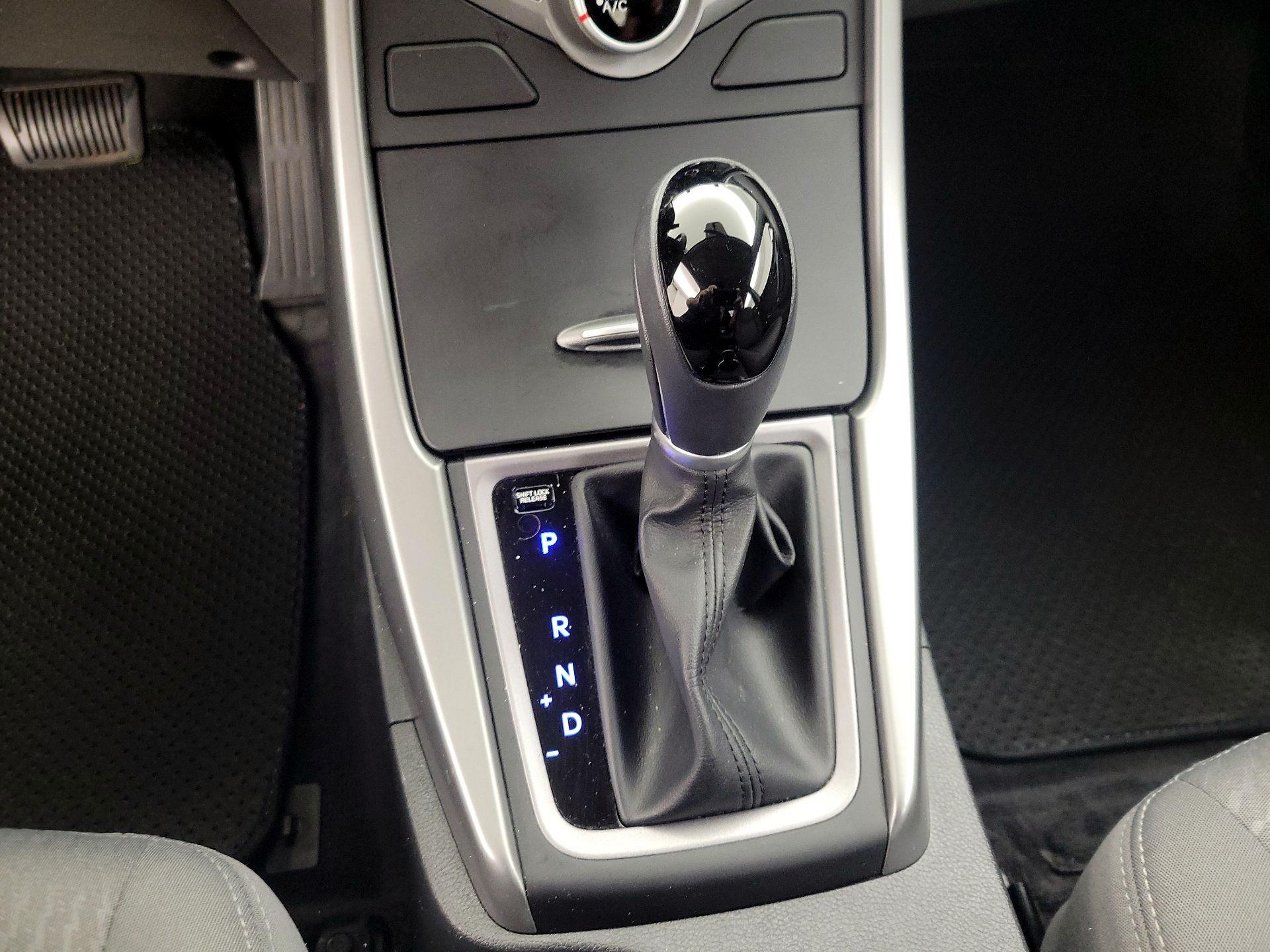 Thumbnail: 2016 Hyundai Elantra - 16