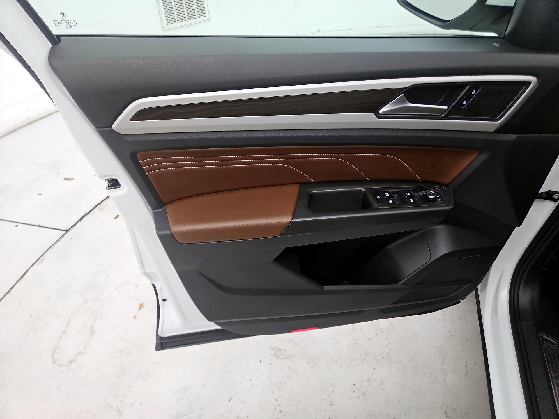 Thumbnail: 2022 Volkswagen Atlas - 12