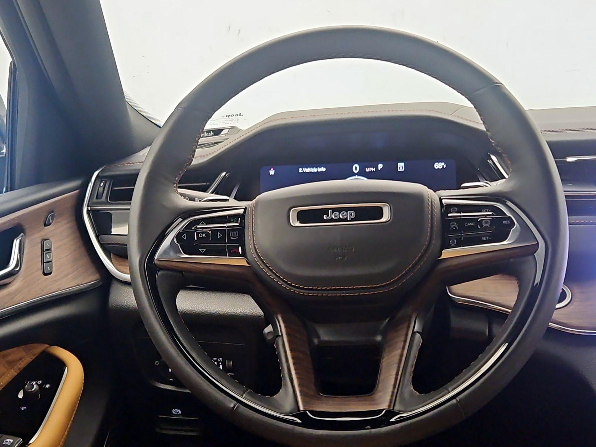 Thumbnail: 2024 Jeep Grand Cherokee - 10