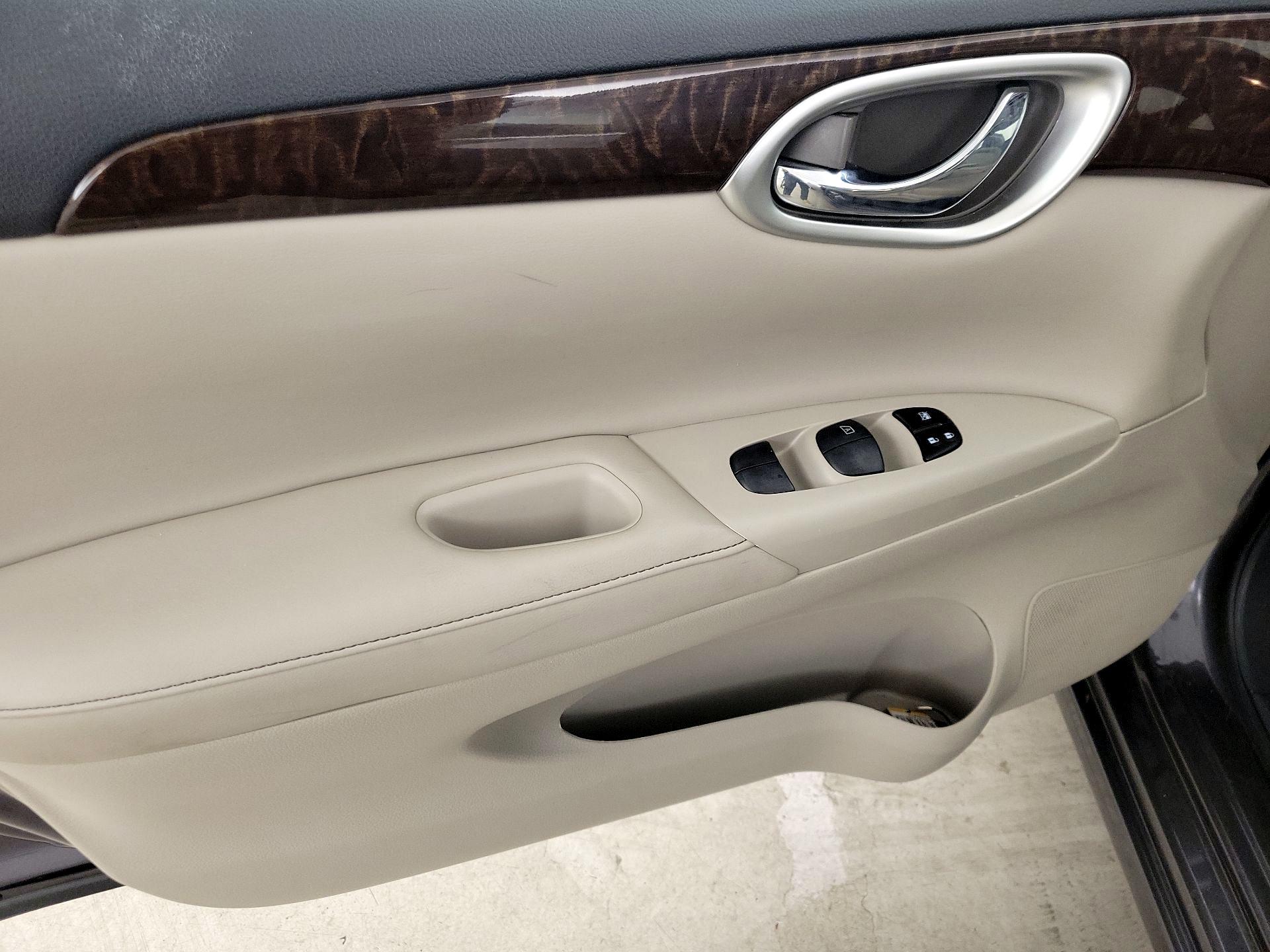 Thumbnail: 2015 Nissan Sentra - 12