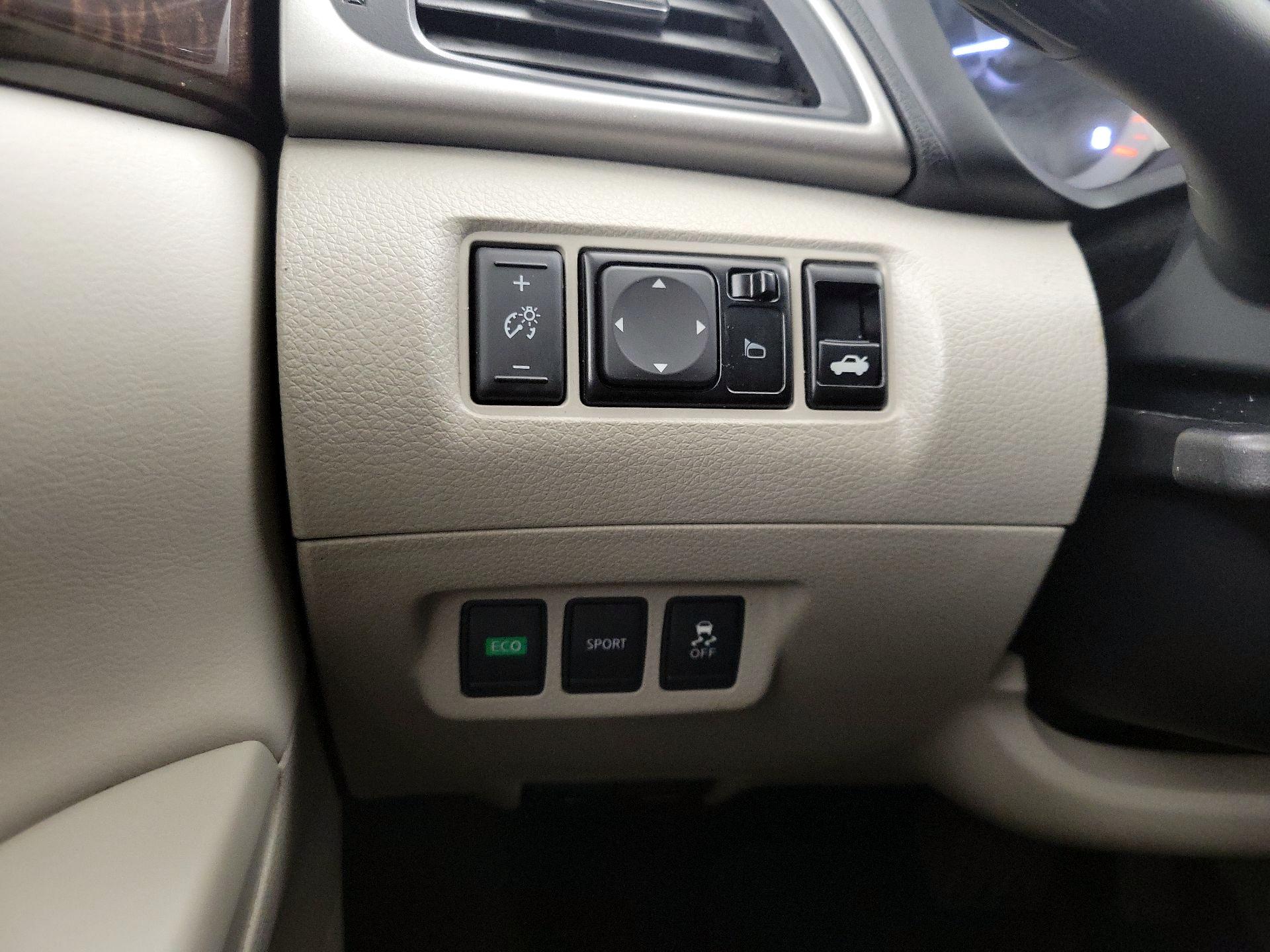 Thumbnail: 2015 Nissan Sentra - 13
