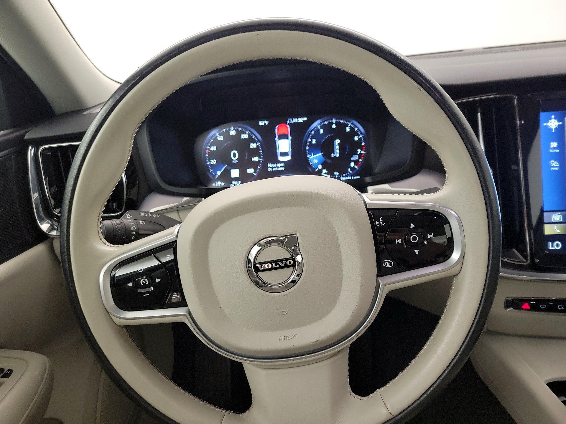 Thumbnail: 2019 Volvo S60 - 10