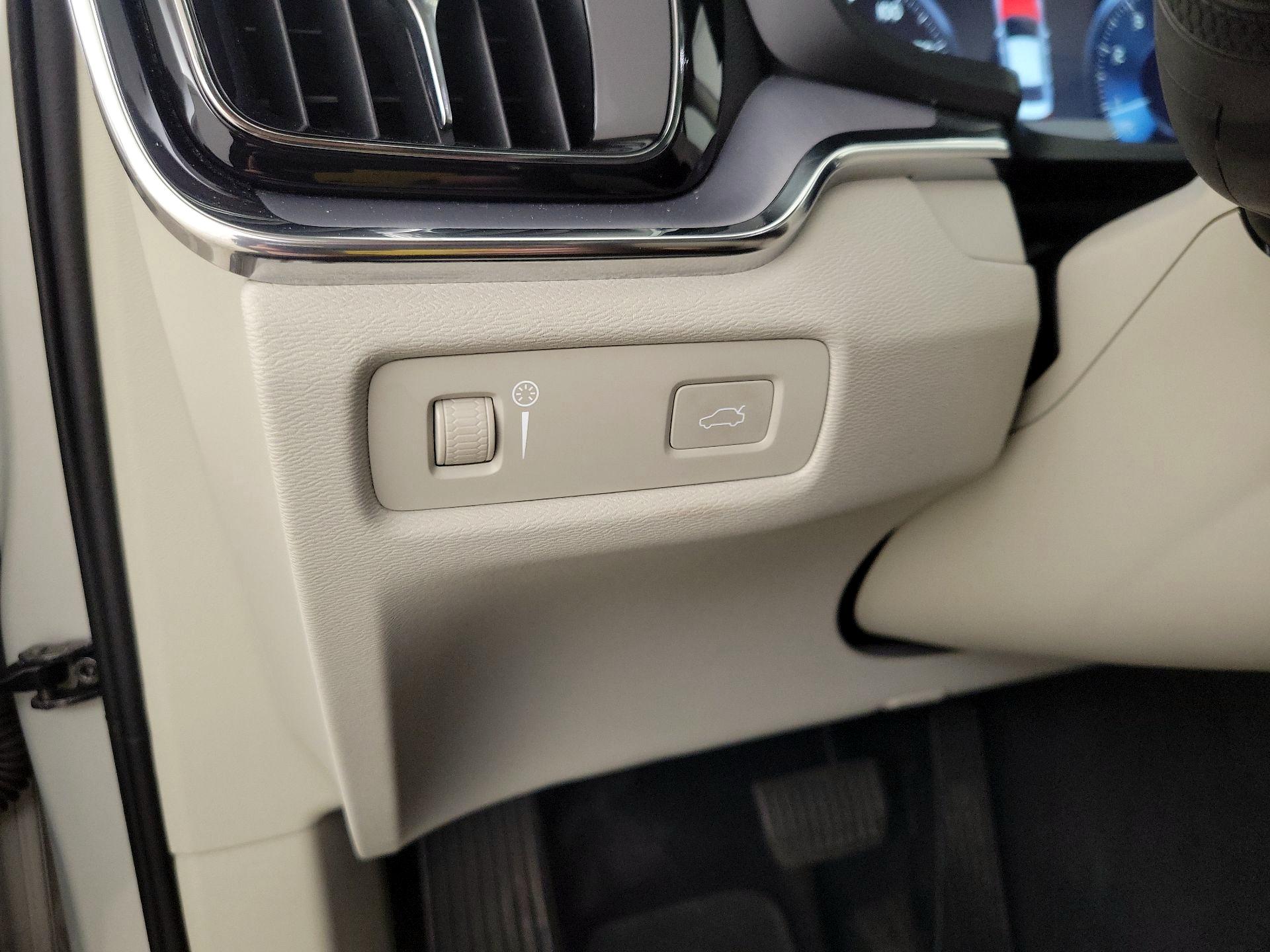 Thumbnail: 2019 Volvo S60 - 13