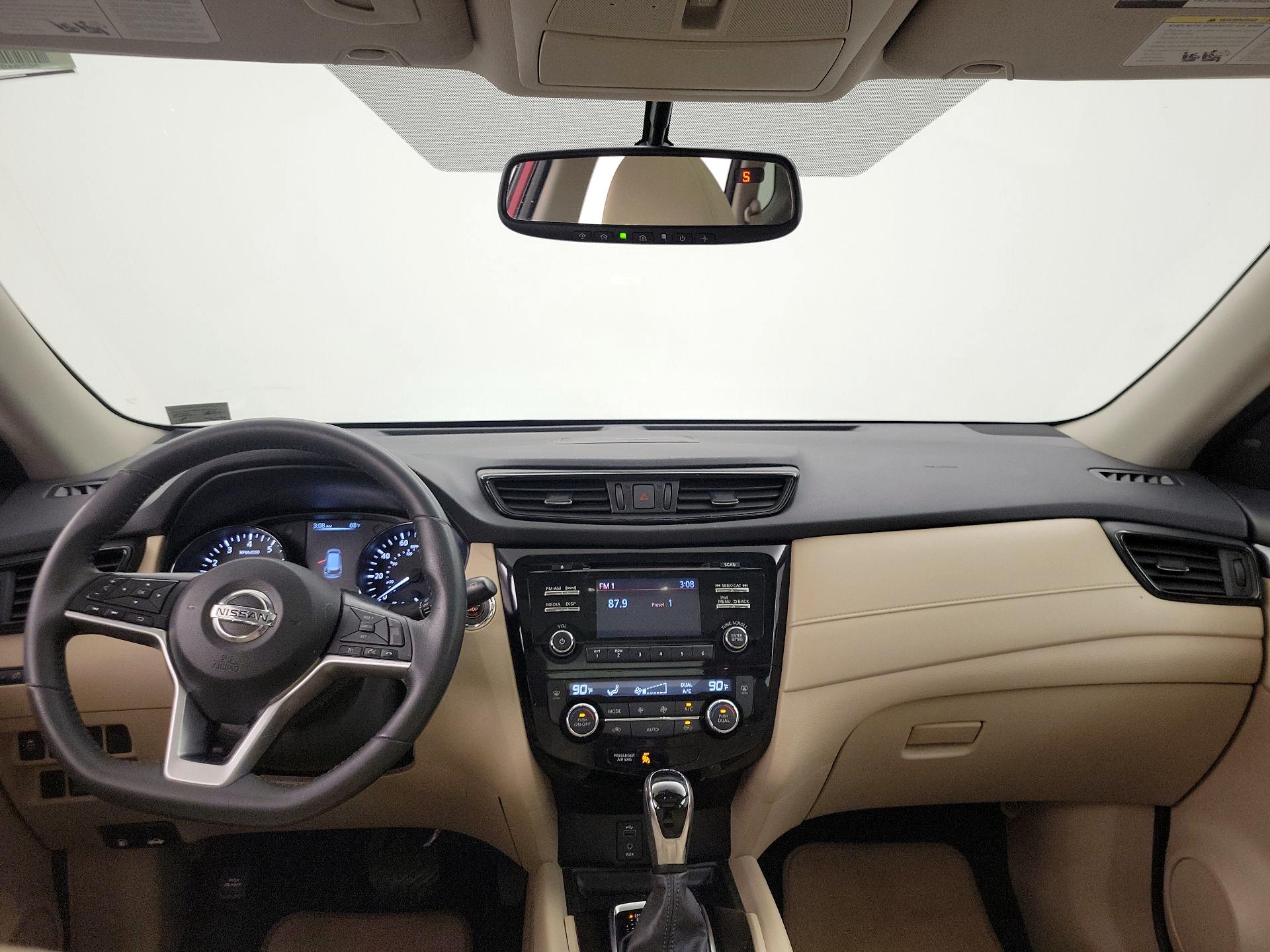 Thumbnail: 2017 Nissan Rogue - 9