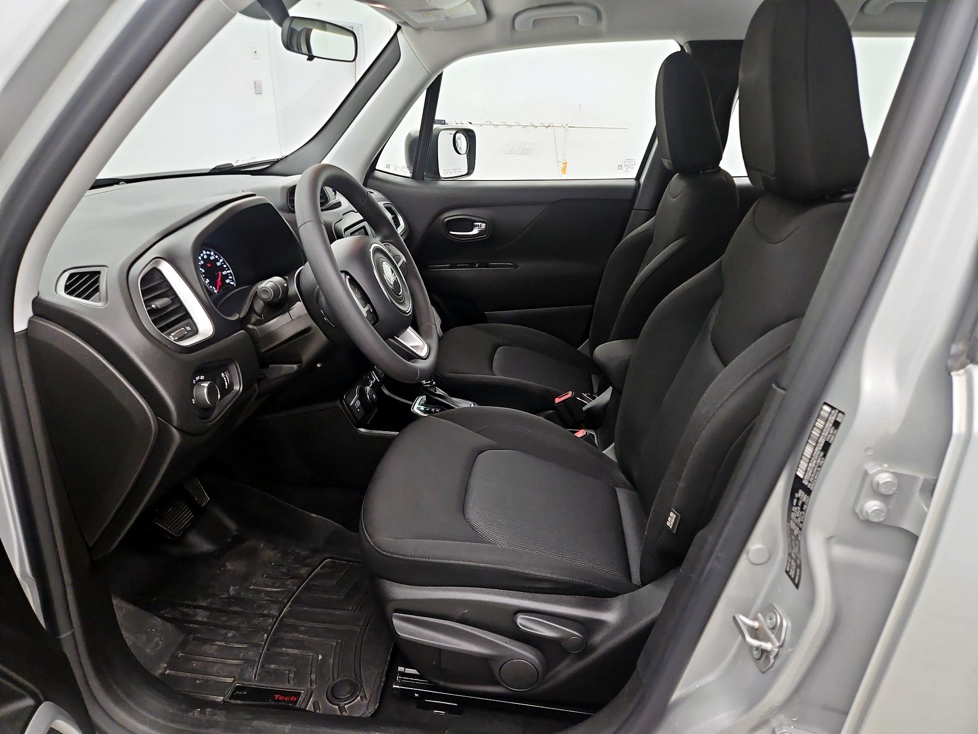 Thumbnail: 2020 Jeep Renegade - 11