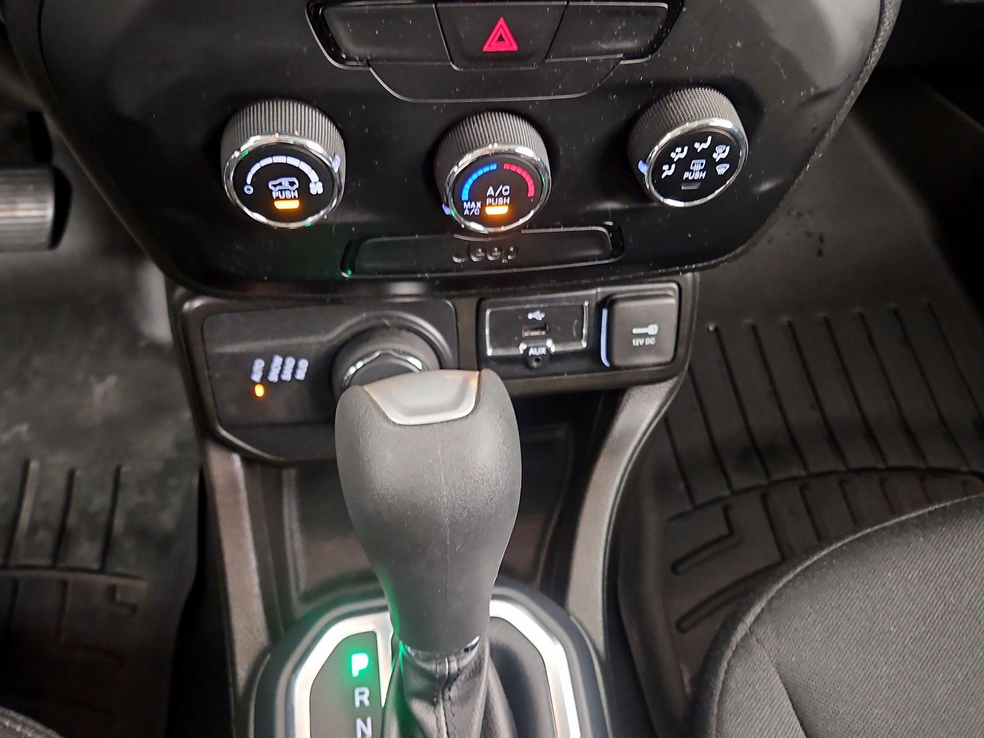 Thumbnail: 2020 Jeep Renegade - 16