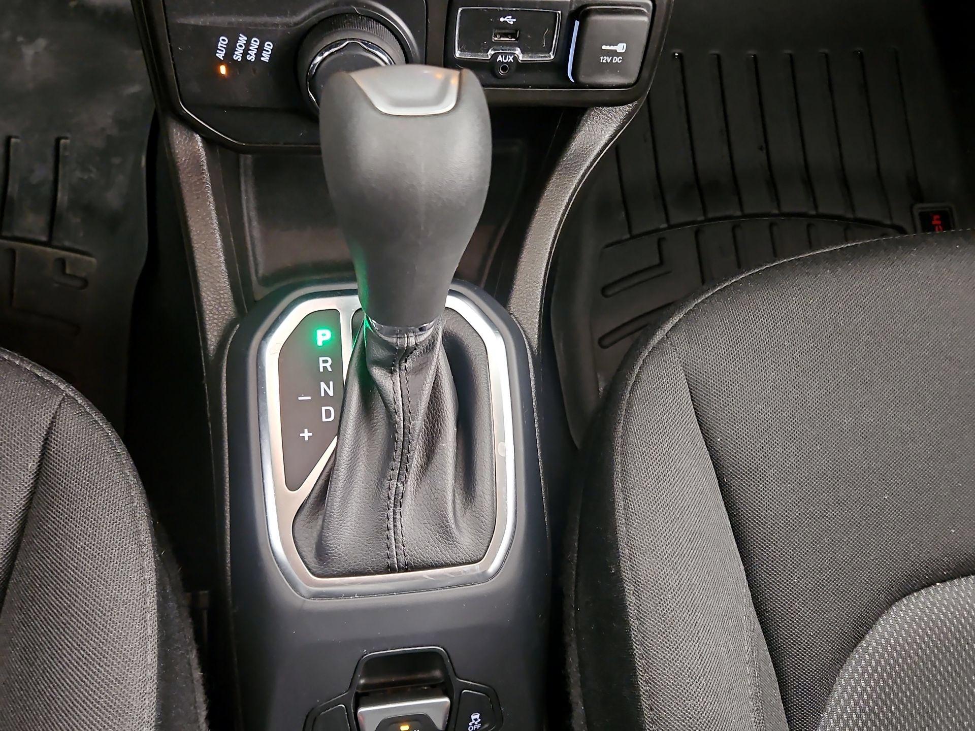 Thumbnail: 2020 Jeep Renegade - 17