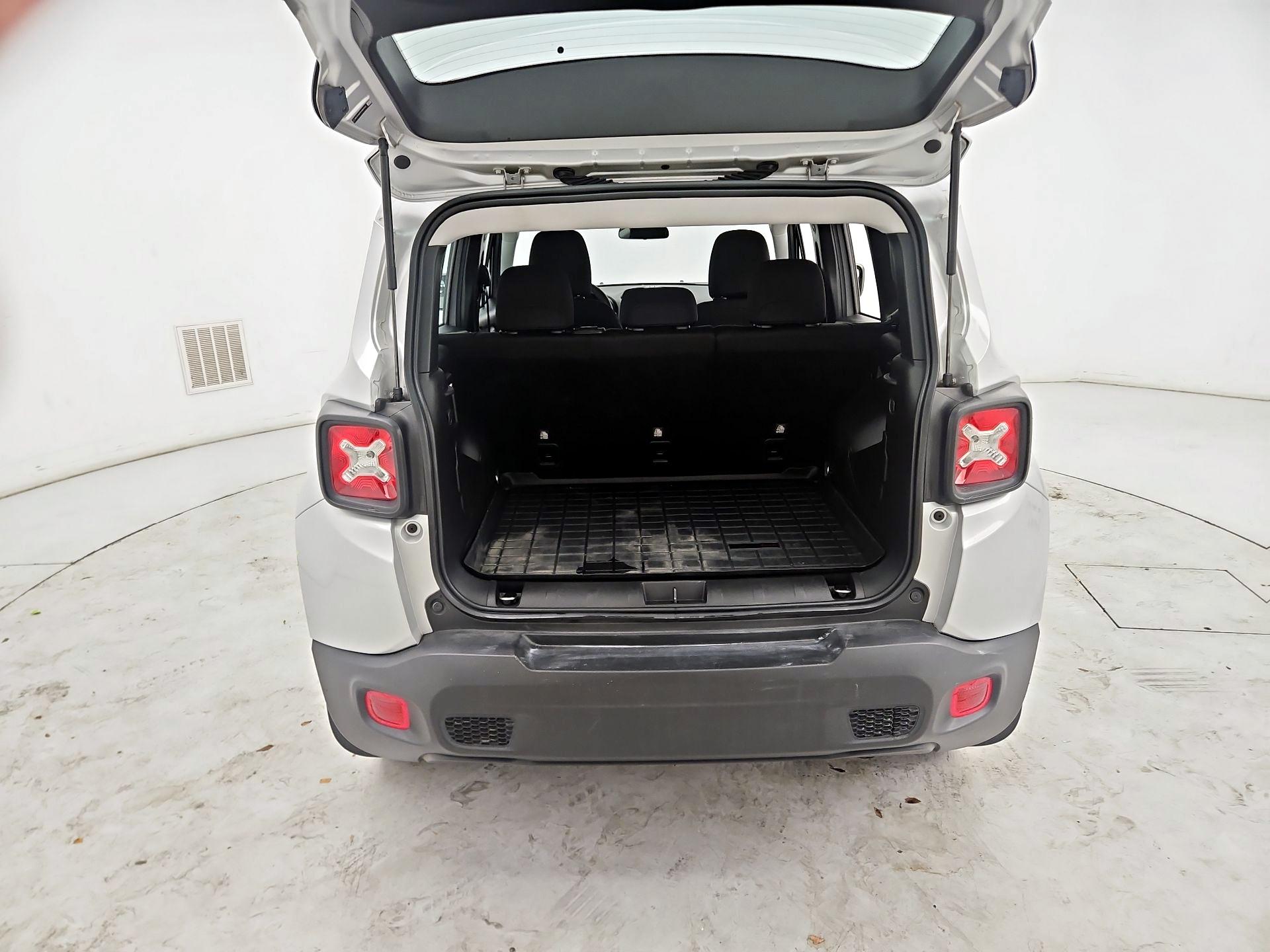 Thumbnail: 2020 Jeep Renegade - 20