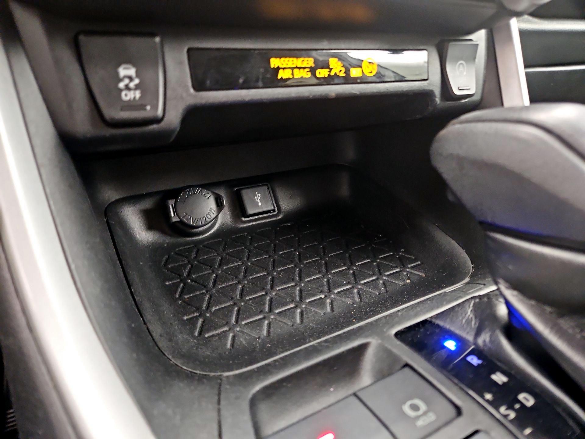 Thumbnail: 2020 Toyota RAV4 - 18