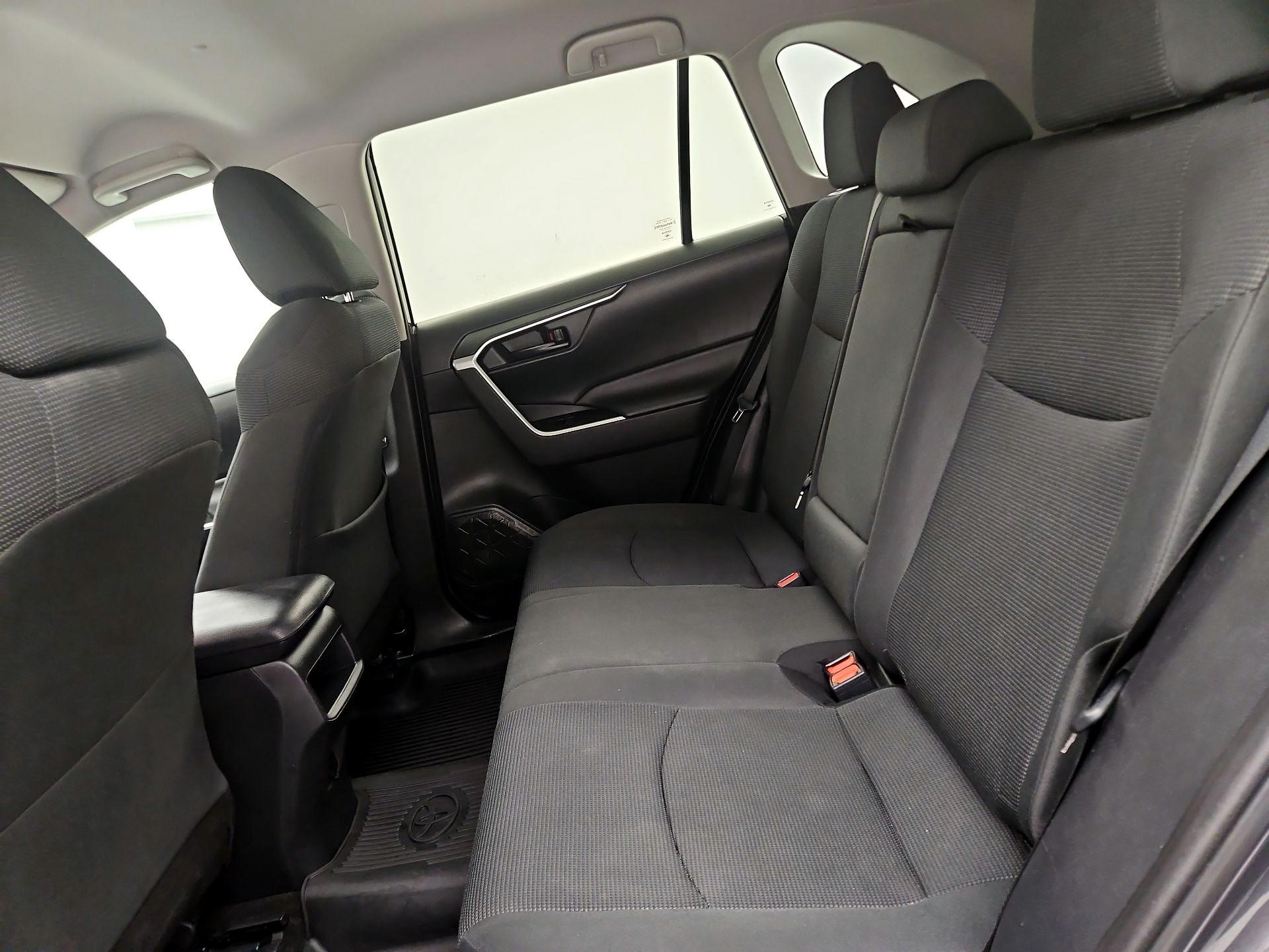 Thumbnail: 2020 Toyota RAV4 - 19