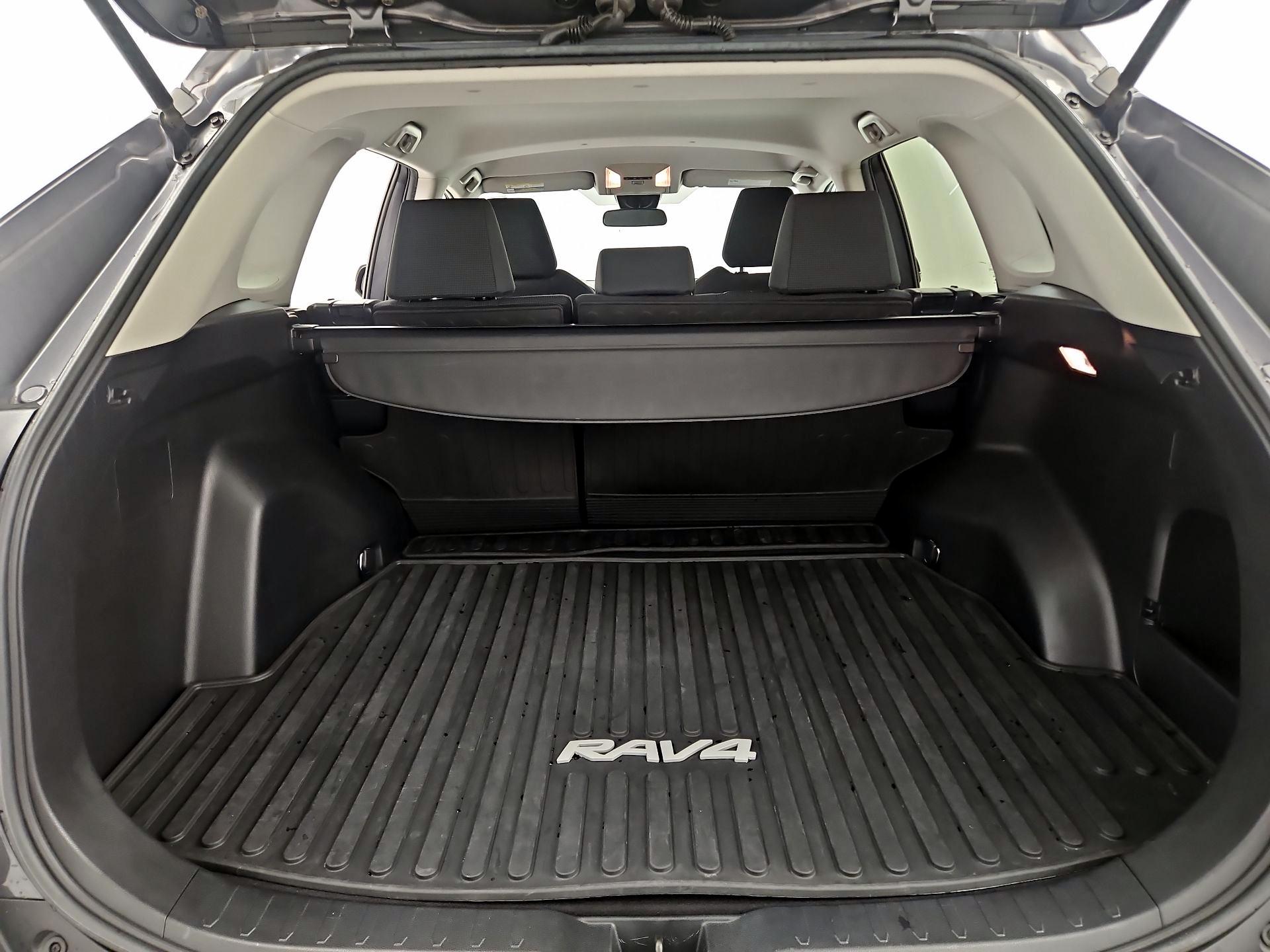 Thumbnail: 2020 Toyota RAV4 - 20