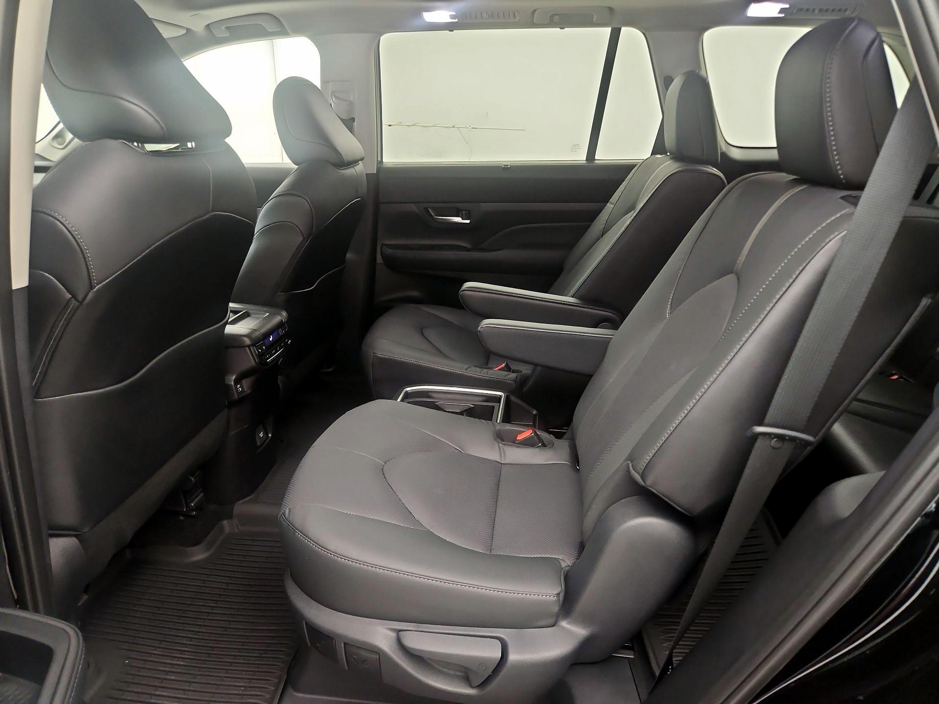 Thumbnail: 2025 Toyota Grand Highlander - 19