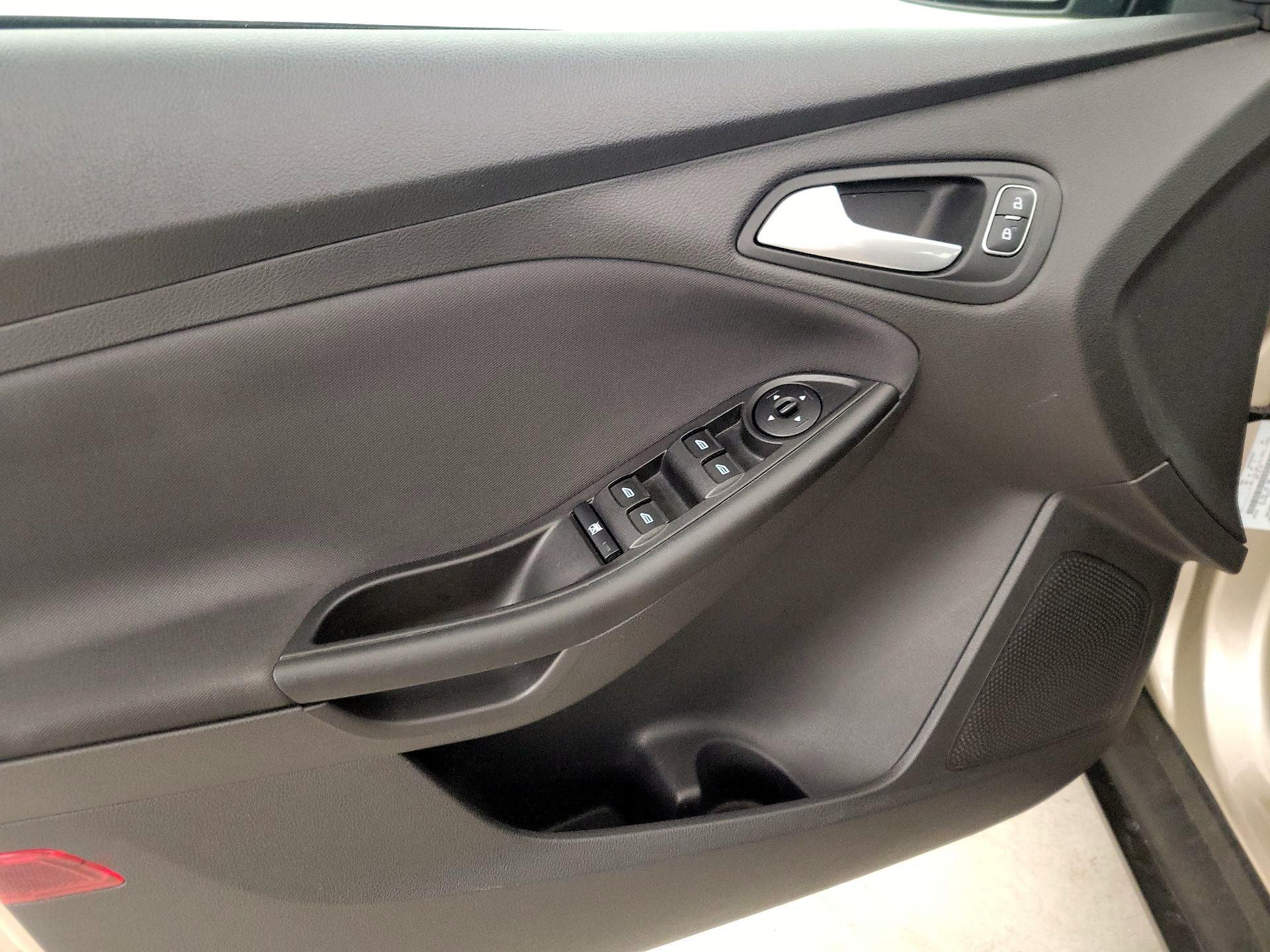 Thumbnail: 2018 Ford Focus - 12